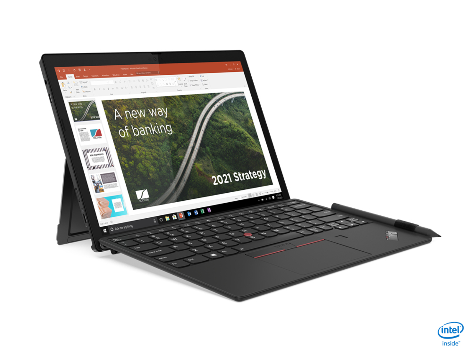 Schwarzer Laptop mit Präsentation auf dem Bildschirm und Stift.