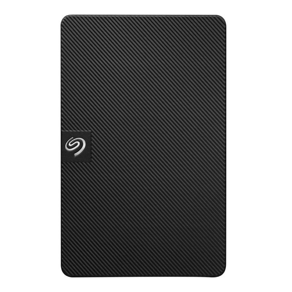 Schwarze externe Festplatte von Seagate mit strukturierter Oberfläche und Seagate-Logo auf weißem Grund.