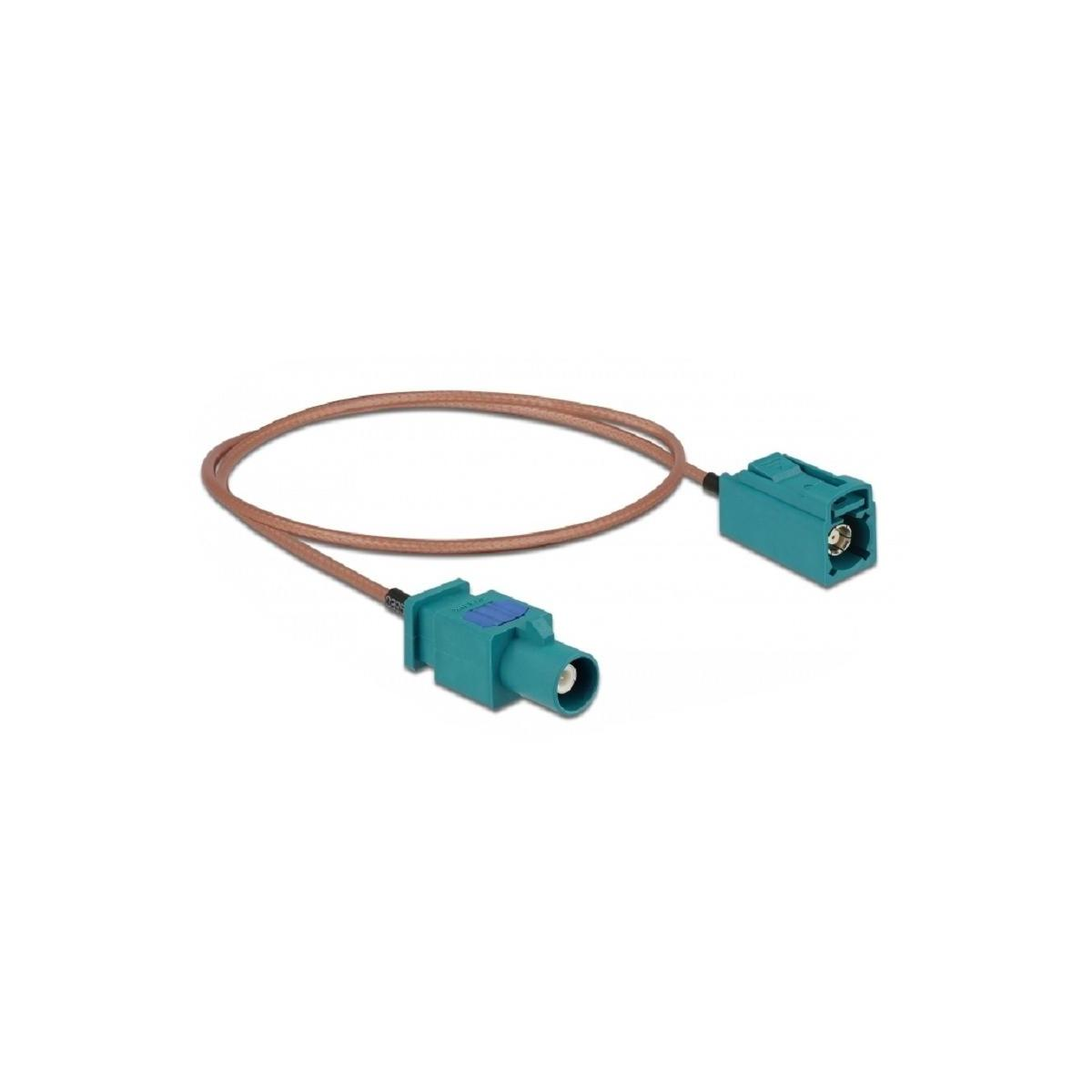 Ein braunes Kabel mit zwei blauen Steckern. Der Hintergrund ist weiß.