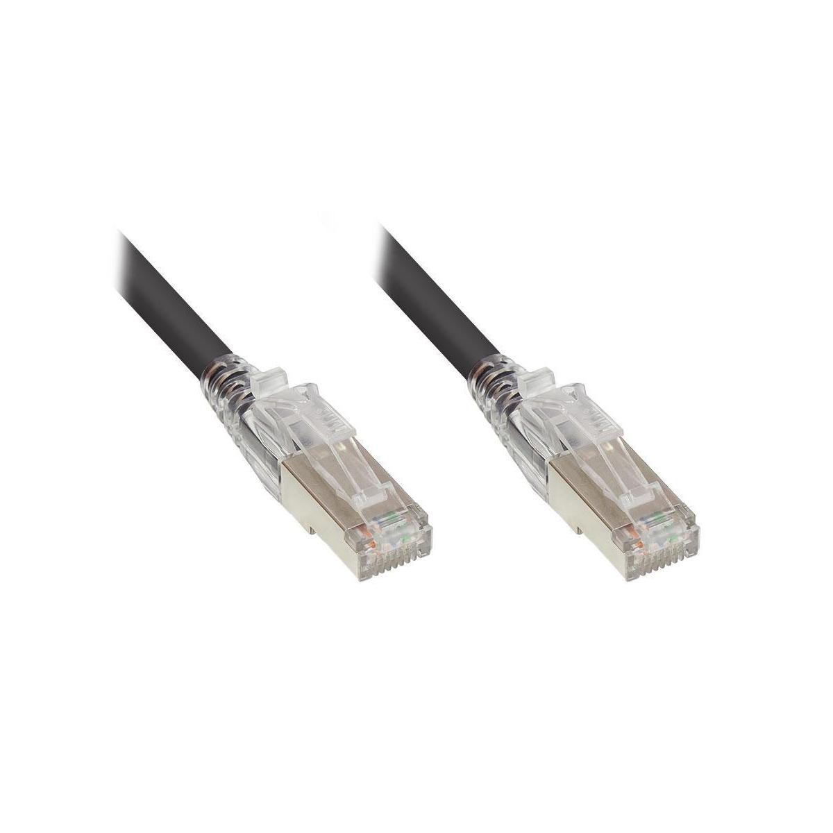 Zwei schwarze Ethernet-Kabel, jedes mit transparenten Steckern. Weißer Hintergrund.