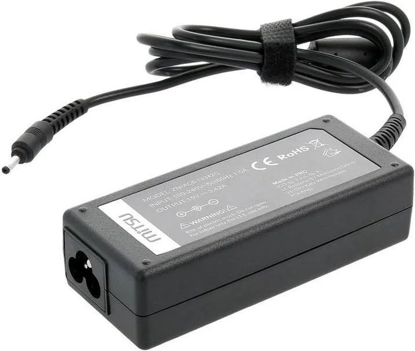 Ein schwarzes Laptop-Ladegerät mit Stecker und DC-Anschluss.