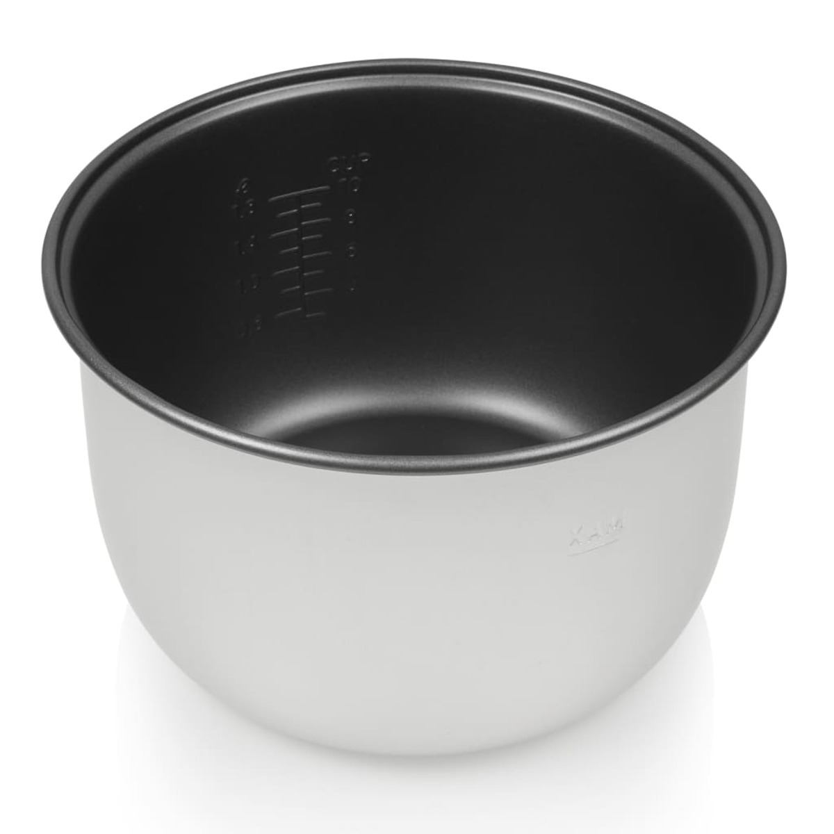 Een lege wit en zwarte kookpot, ronde vorm, geïsoleerd op een witte achtergrond.