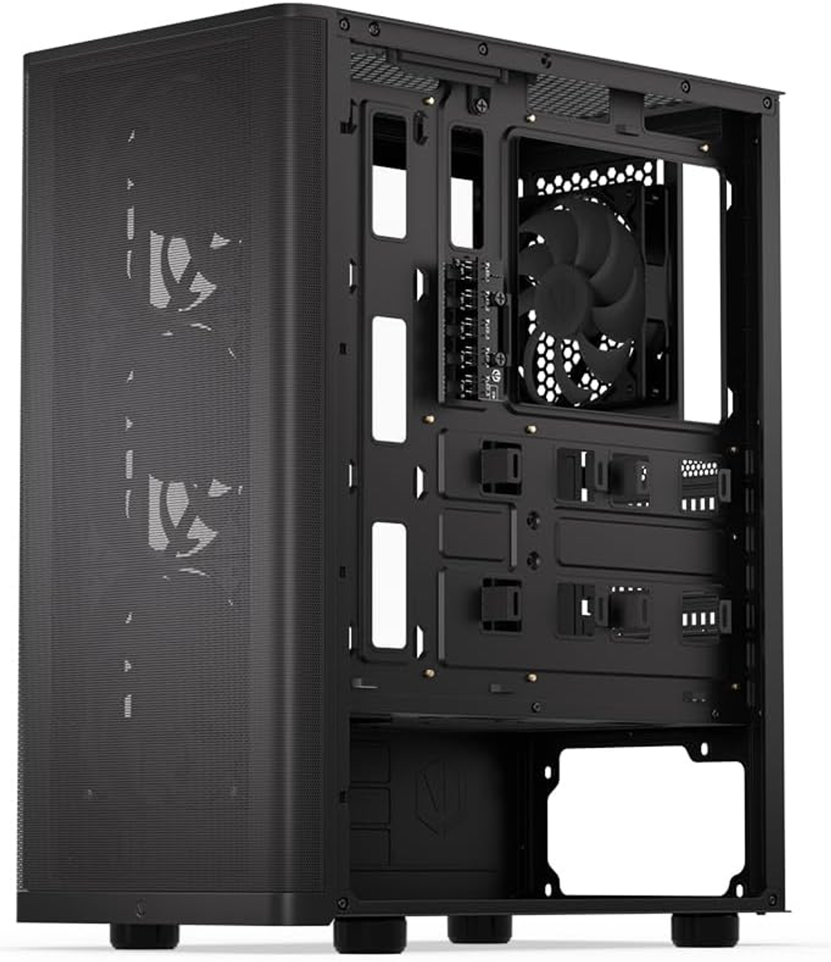 Czarna obudowa komputera, otwarta, pokazująca wentylator, komponenty wewnętrzne i panel boczny z siatki.