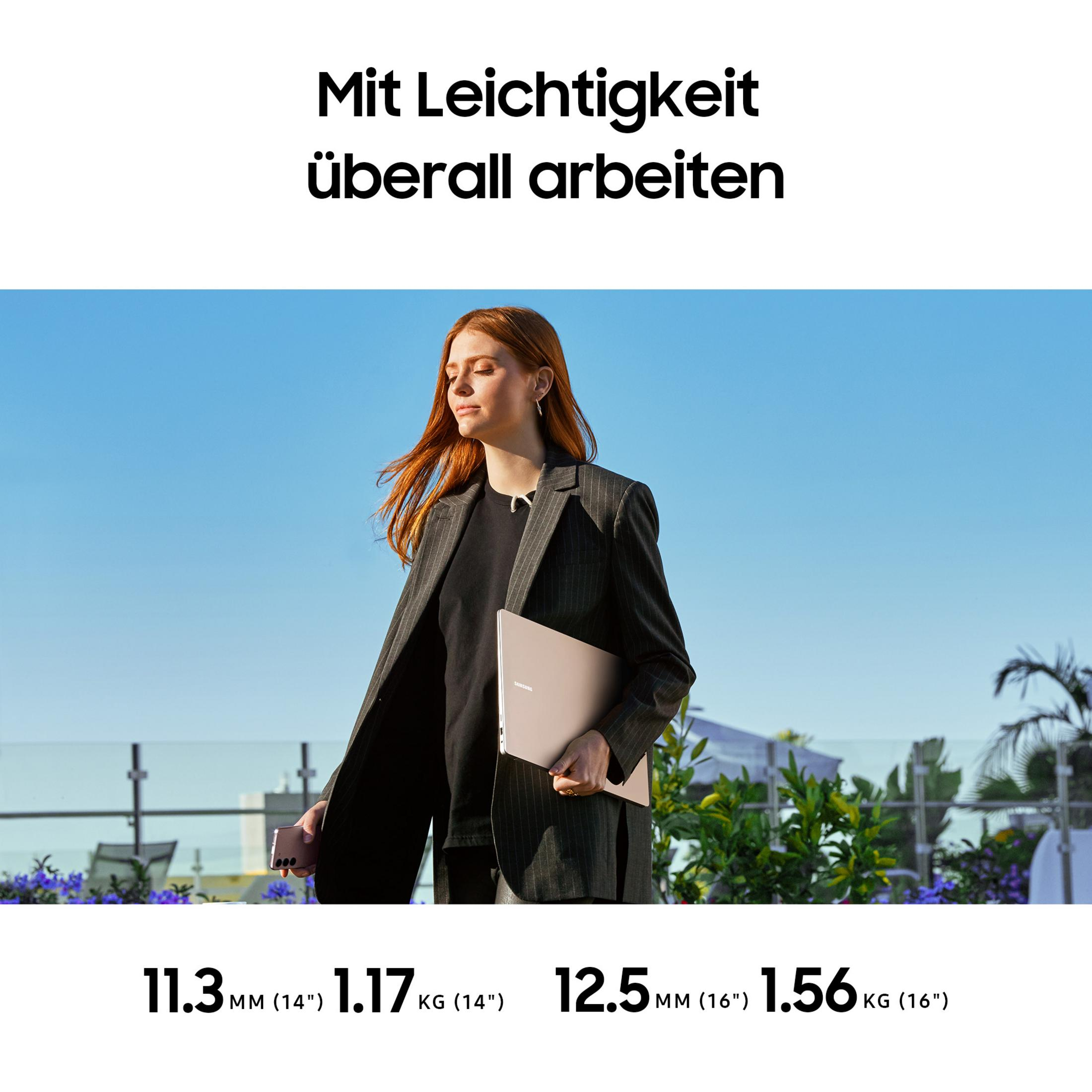 Frau hält Laptop. Text: Überall einfach arbeiten. Spezifikationen: 11,3 mm (14"), 1,17 kg (14").