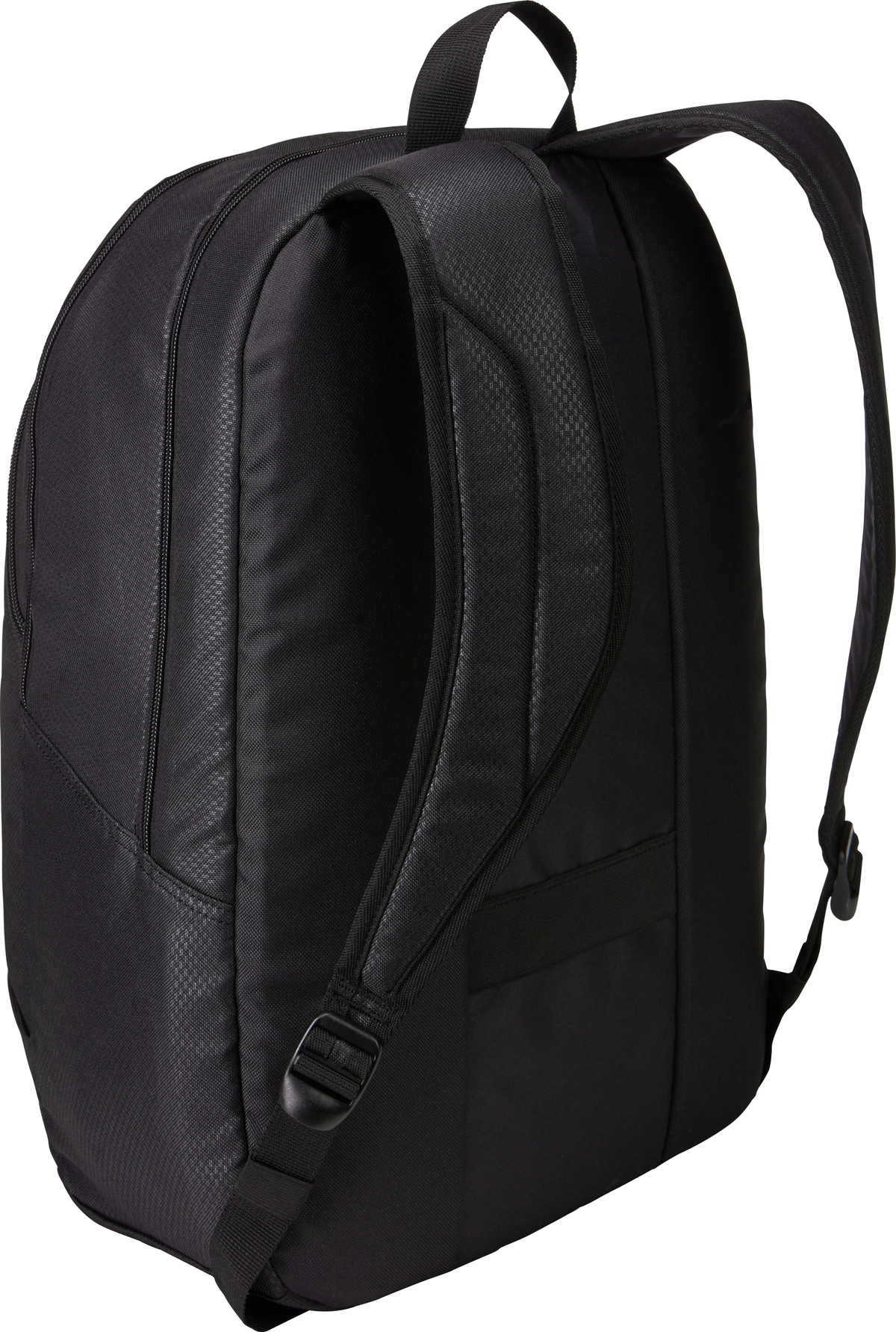 Schwarzer Rucksack mit gepolstertem Rücken und Trägern. Strukturierte Oberfläche. Weißer Hintergrund.