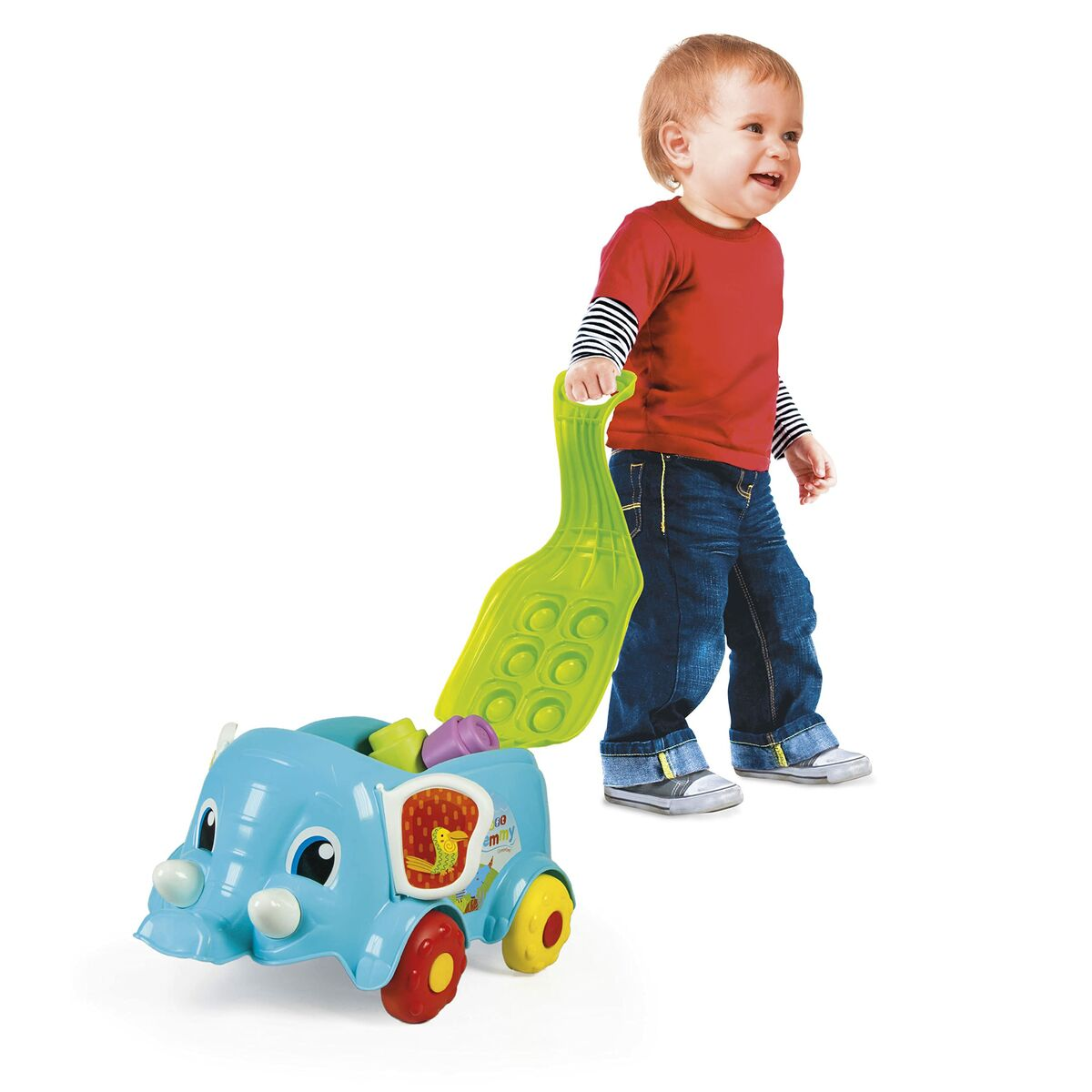 Ein Kleinkind zieht ein blaues Spielzeug-Elefanten mit einem Griff.