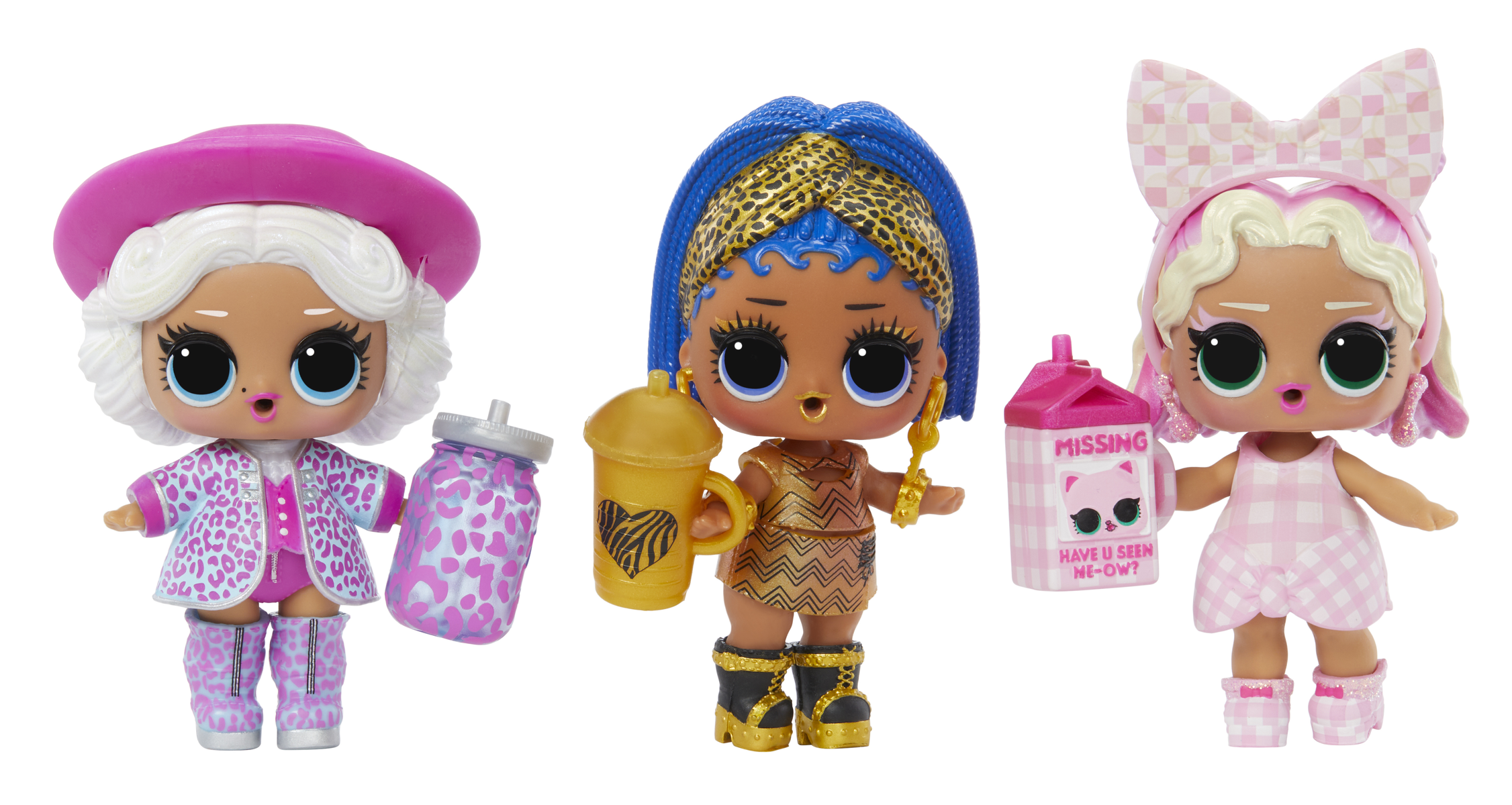 Trzy lalki LOL, każda z akcesoriami. Jedna lalka nosi różowy strój i kapelusz.