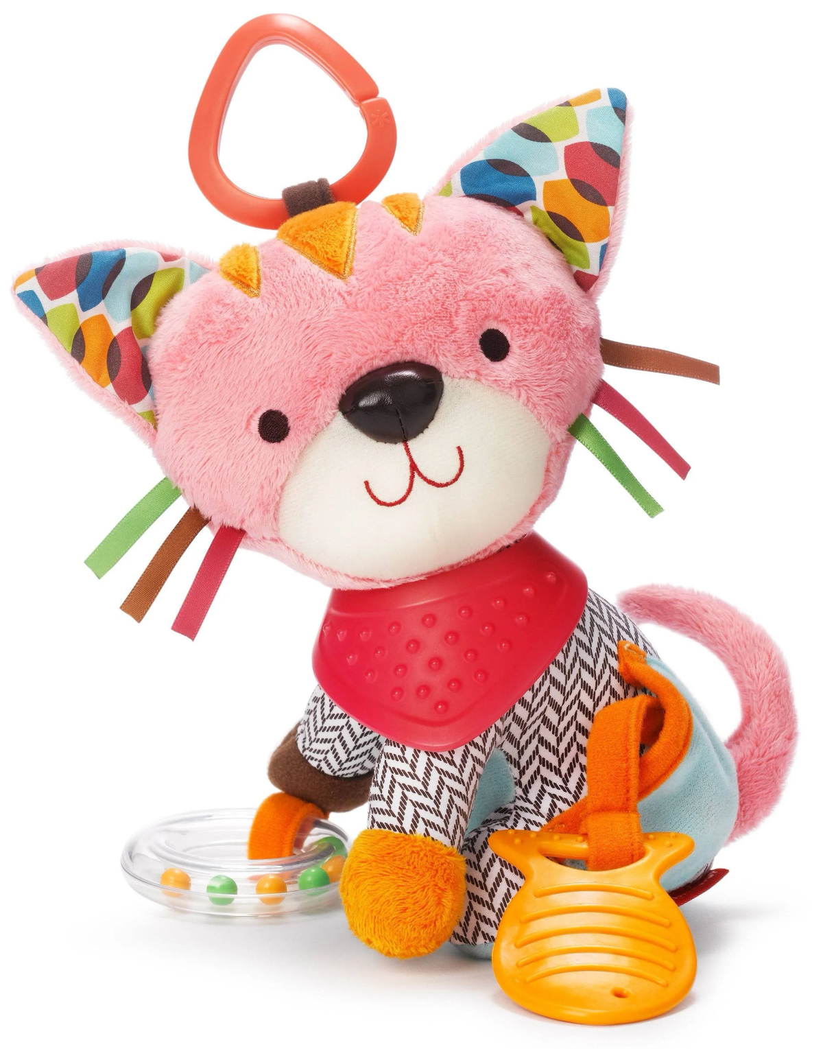 Rosa Plüschkatzenspielzeug mit rotem Lätzchen und Rassel. Das Spielzeug hat mehrere Farben und Texturen.