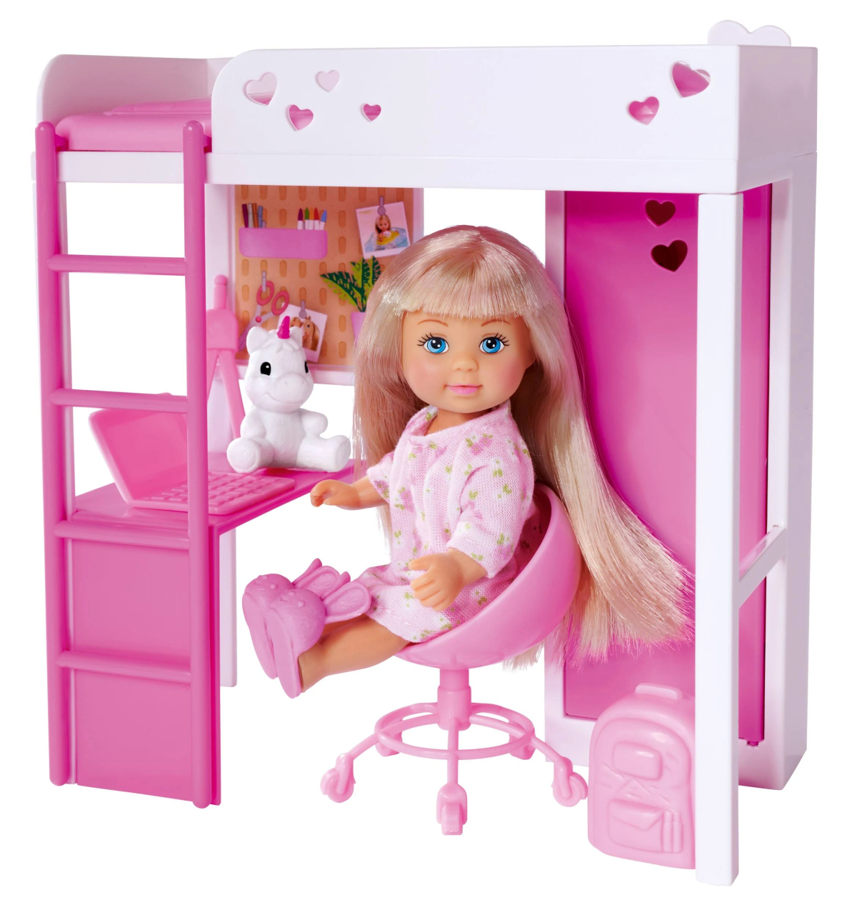 Eine Puppe sitzt an einem Schreibtisch in einem rosa Hochbettzimmer. Es gibt einen Laptop, ein Einhorn und einen Rucksack.