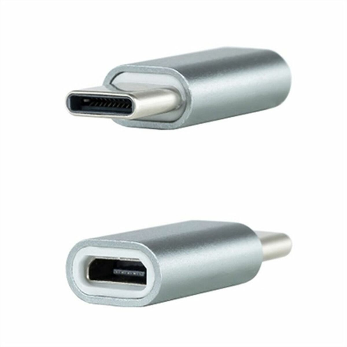Dos adaptadores USB-C plateados, uno conectado, otro mostrando el conector.