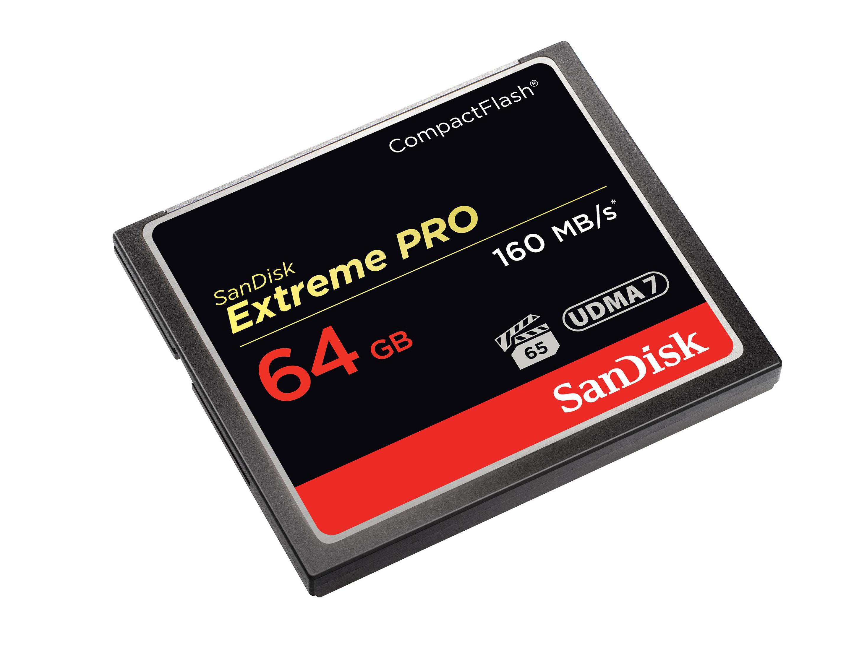 Karta SanDisk Extreme PRO 64GB CompactFlash na białym tle, lekko pochylona.