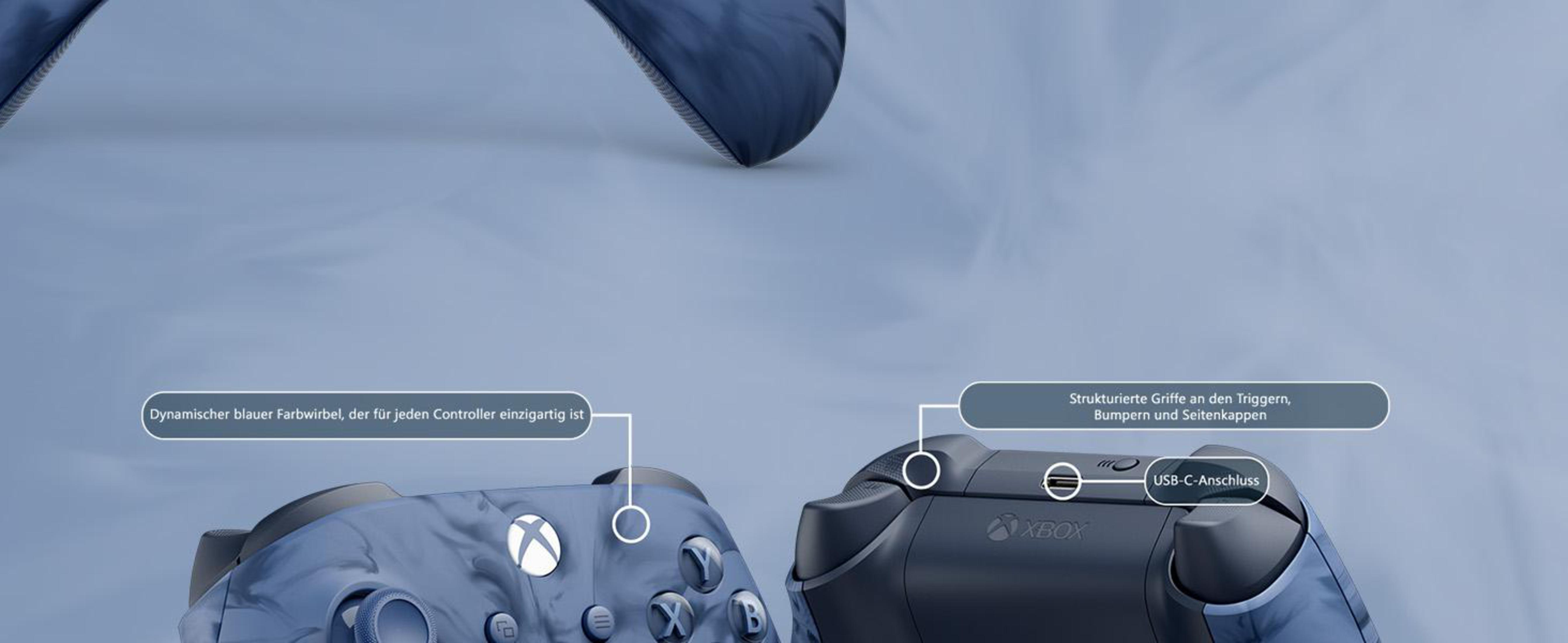 Zwei Xbox-Controller werden angezeigt. Sie sind blau mit einem einzigartigen Muster.