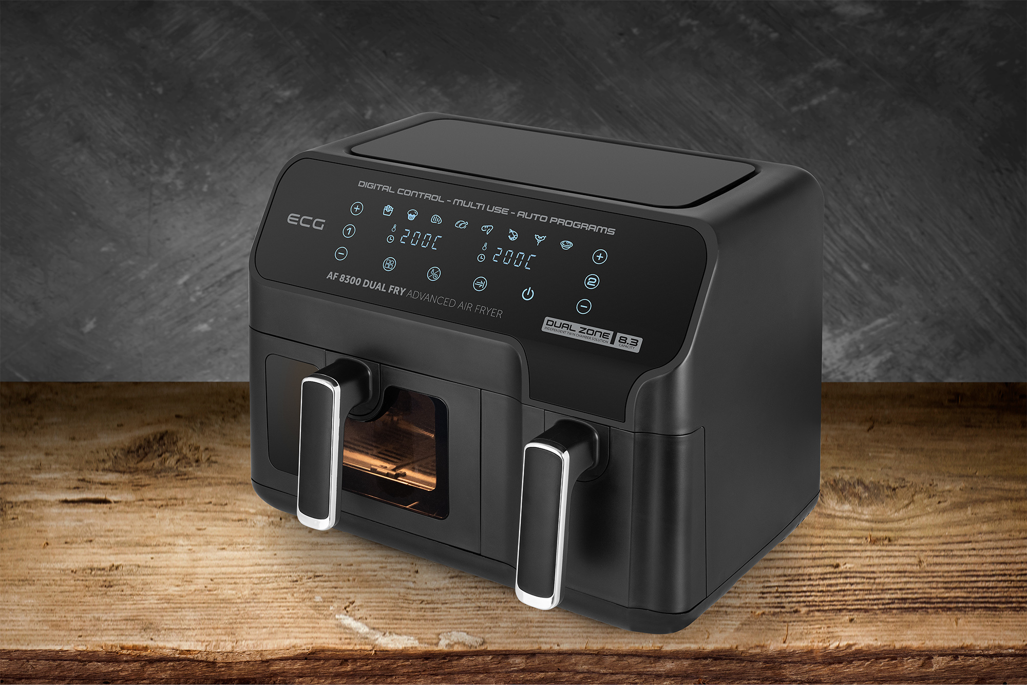 Czarna frytownica powietrzna z cyfrowym sterowaniem i podwójnymi strefami na drewnianym stole.