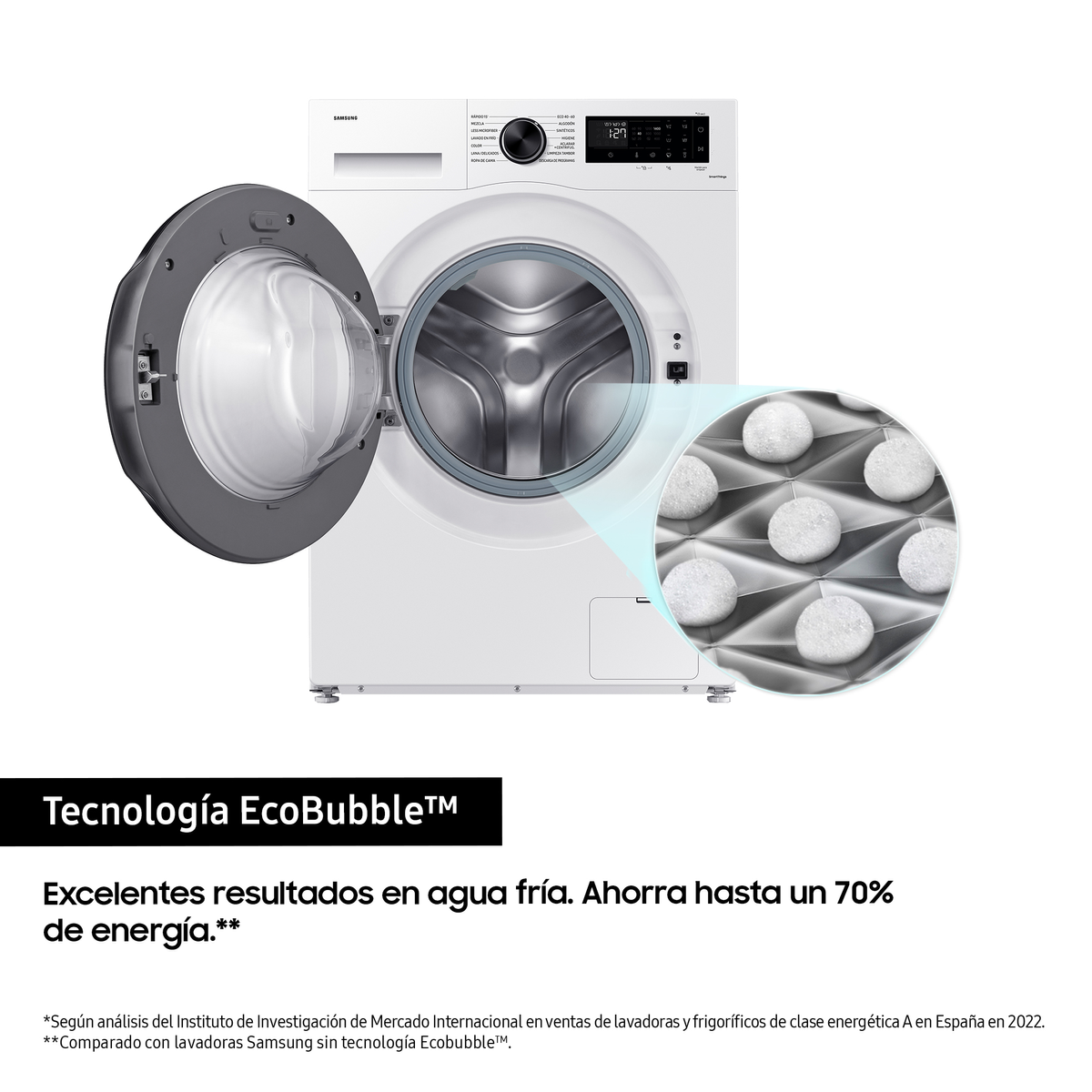 Biała pralka Samsung, drzwi otwarte. Wewnątrz, zbliżenie technologii EcoBubble.