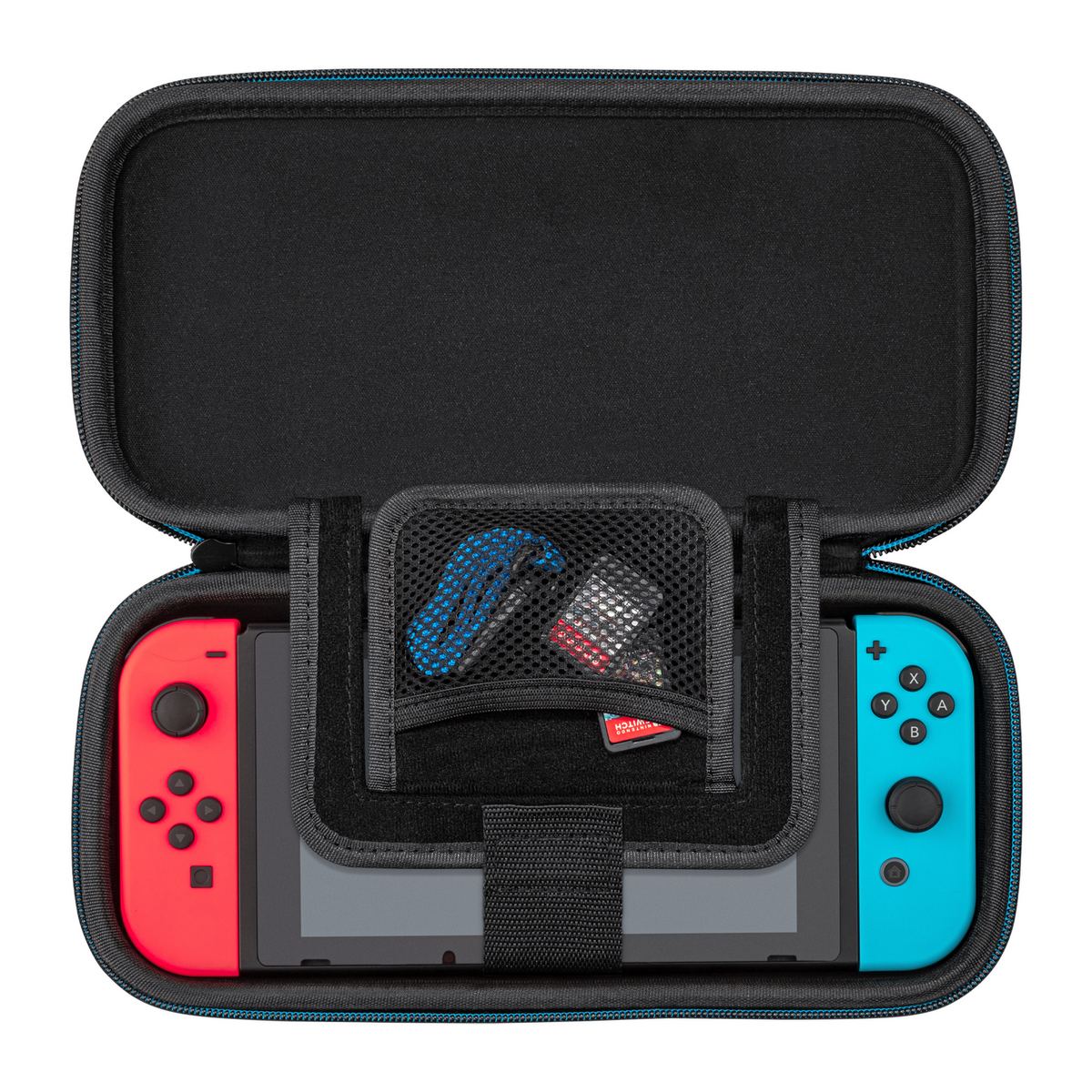 Ein schwarzes Etui, geöffnet mit einem Nintendo Switch und Zubehör darin.
