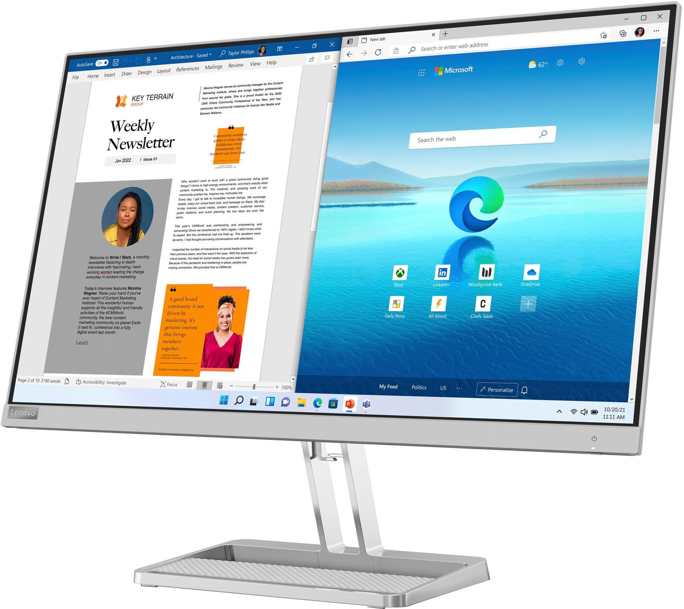 Monitor komputera wyświetlający stronę internetową i biuletyn, w jasnym otoczeniu biurowym.