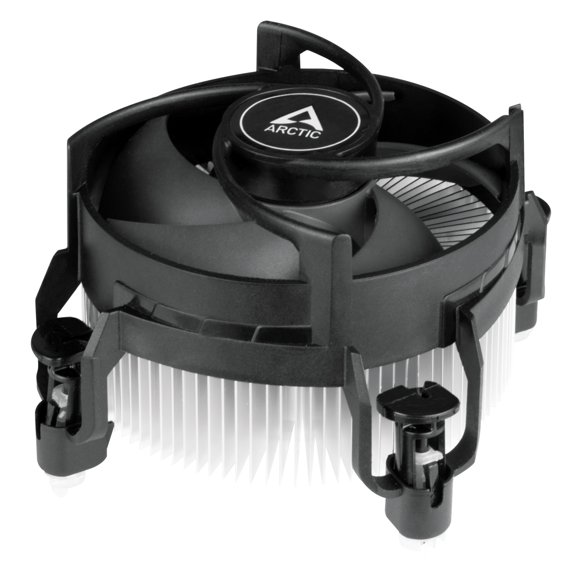 Een zwarte computerventilator met een wit ARCTIC-logo in het midden. De ventilator heeft meerdere bladen.