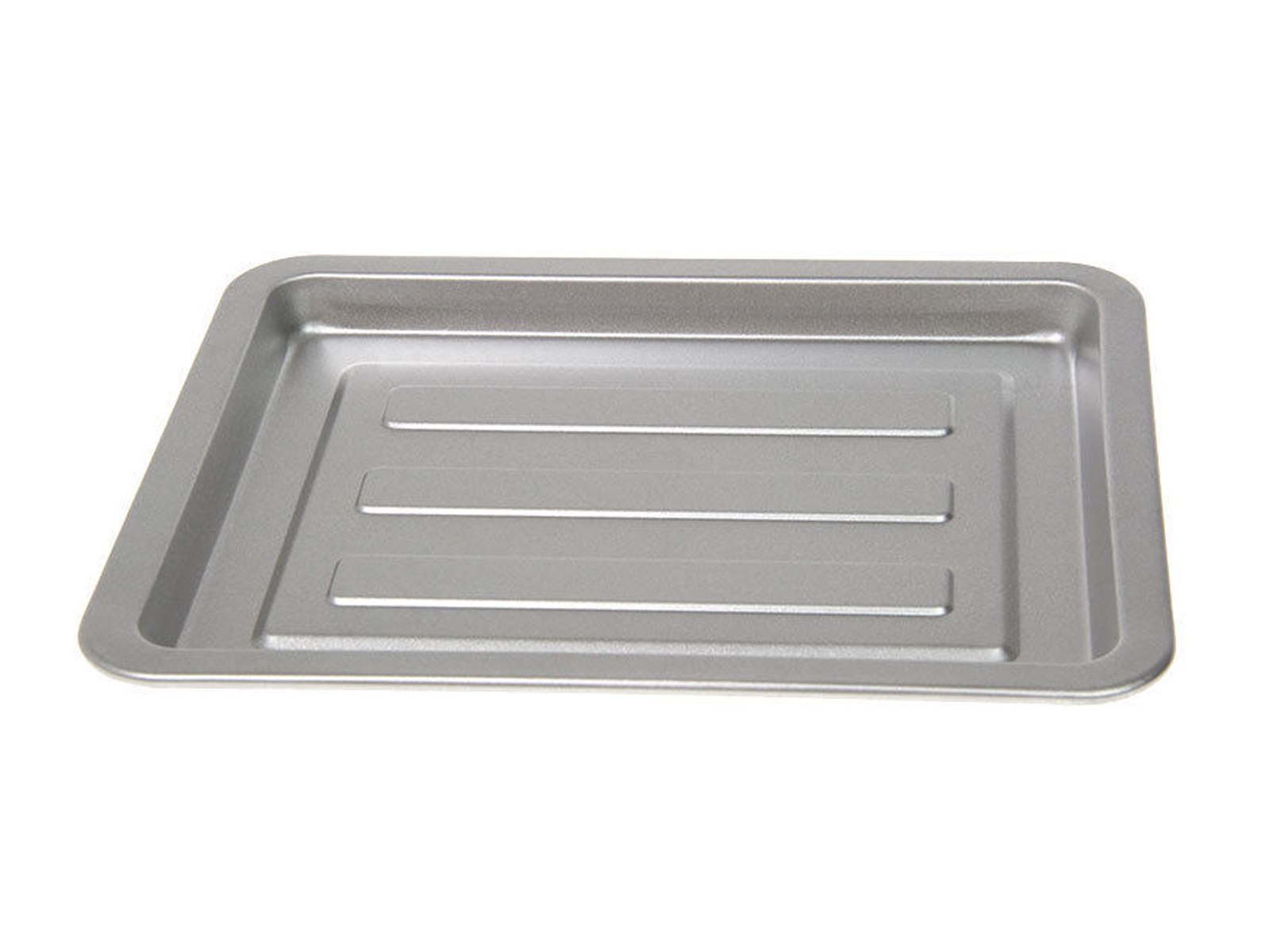 Srebrna prostokątna blacha do pieczenia z żebrowanym dnem. Na białym tle.