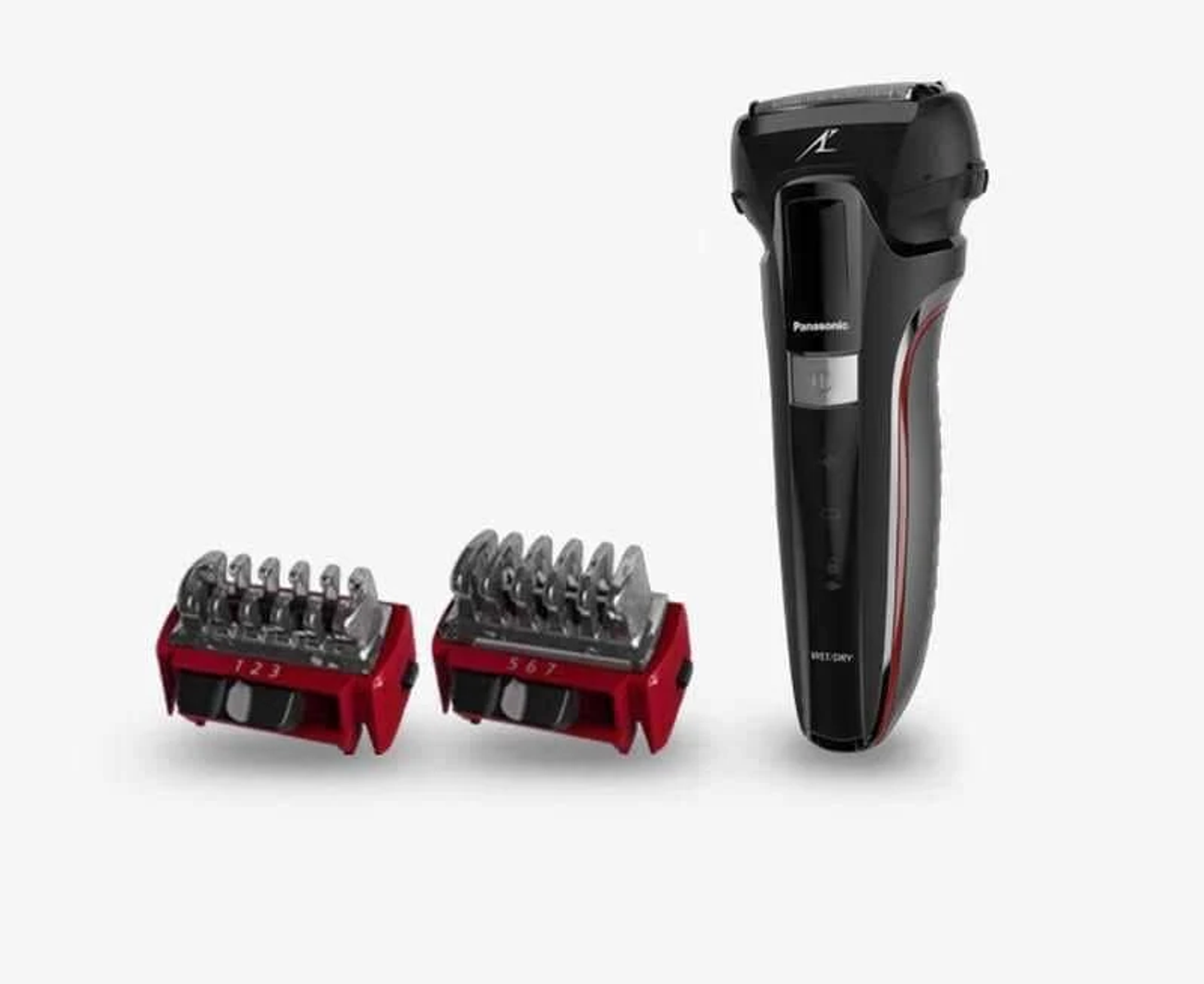 Schwarzer und roter Panasonic Elektrorasierer mit zwei Trimmeraufsätzen. Text Wet/Dry sichtbar.