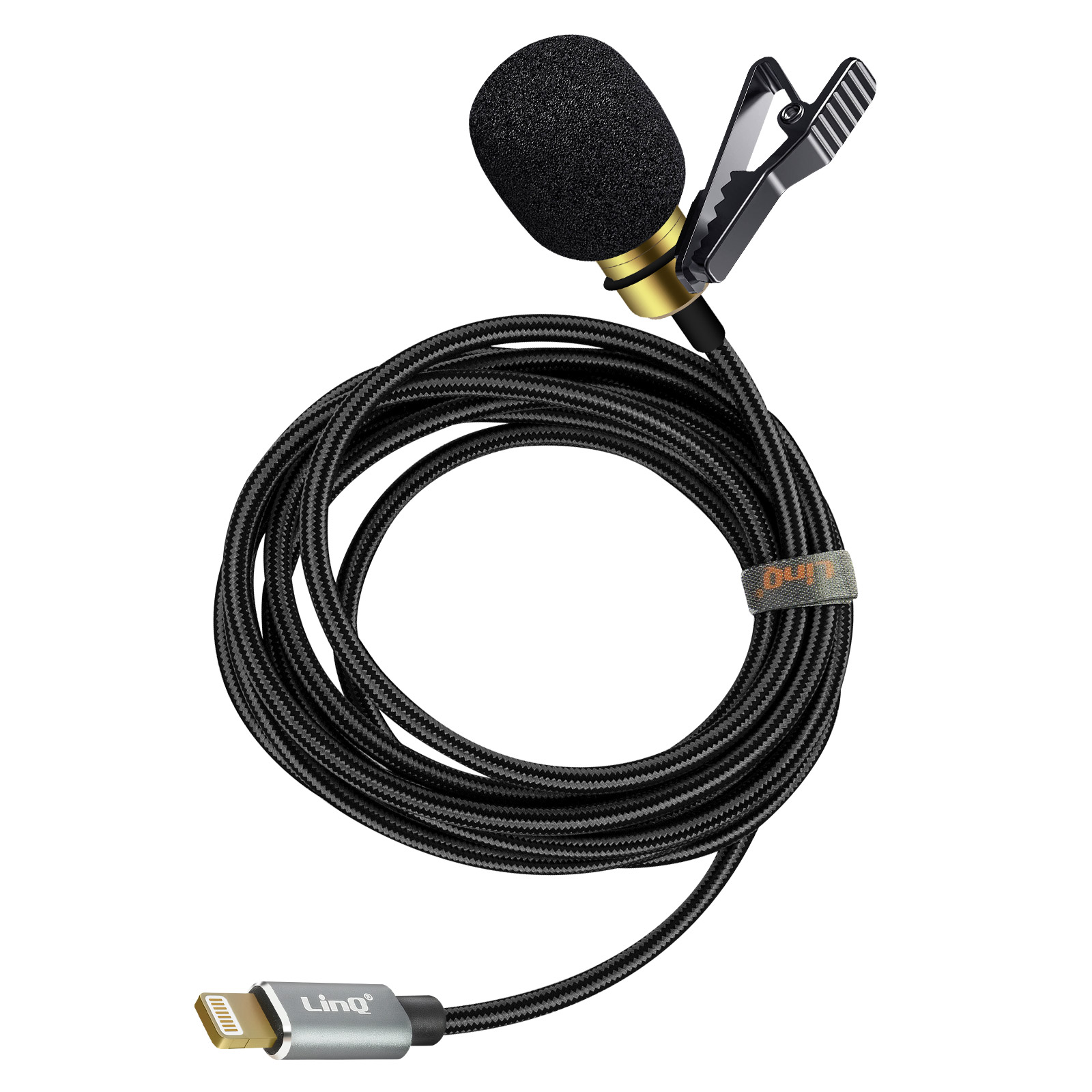 Un micrófono de solapa con una cubierta de espuma negra y un cable negro, se ve un conector Lightning.