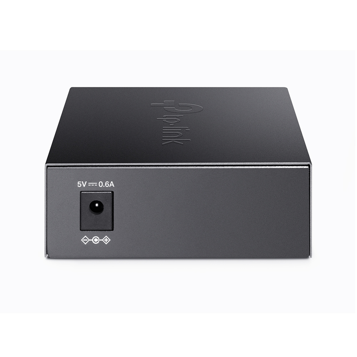 Schwarzer TP-Link Netzwerk-Switch, Vorderansicht. Hat einen Stromanschluss und andere Eingänge.