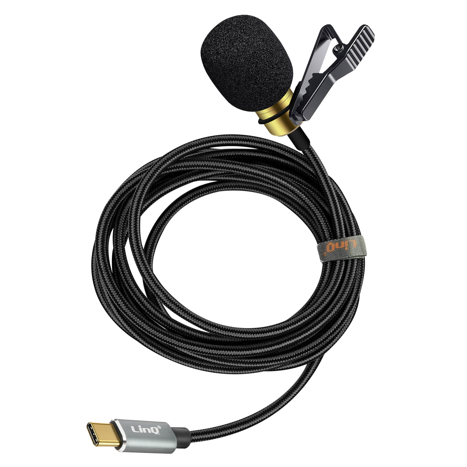 Micrófono negro con cubierta de espuma y cable. Conector USB-C. Cable negro y conector dorado.
