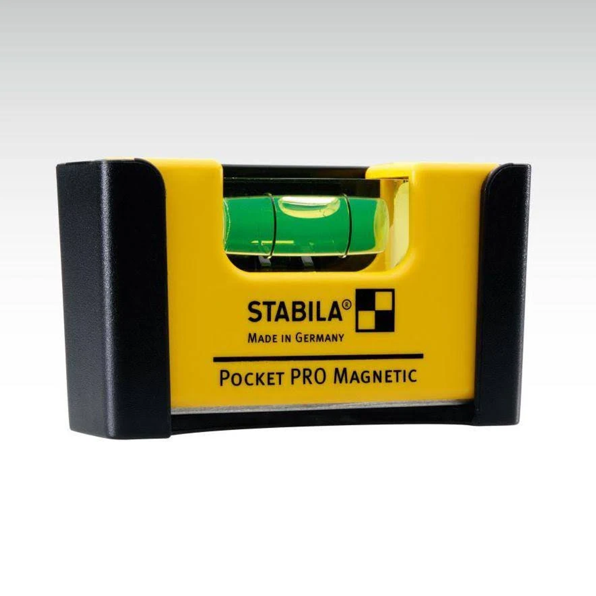 Gelbe Stabila Pocket Pro Magnetwasserwaage. Schwarze Kanten, grüne Blase. Made in Germany.