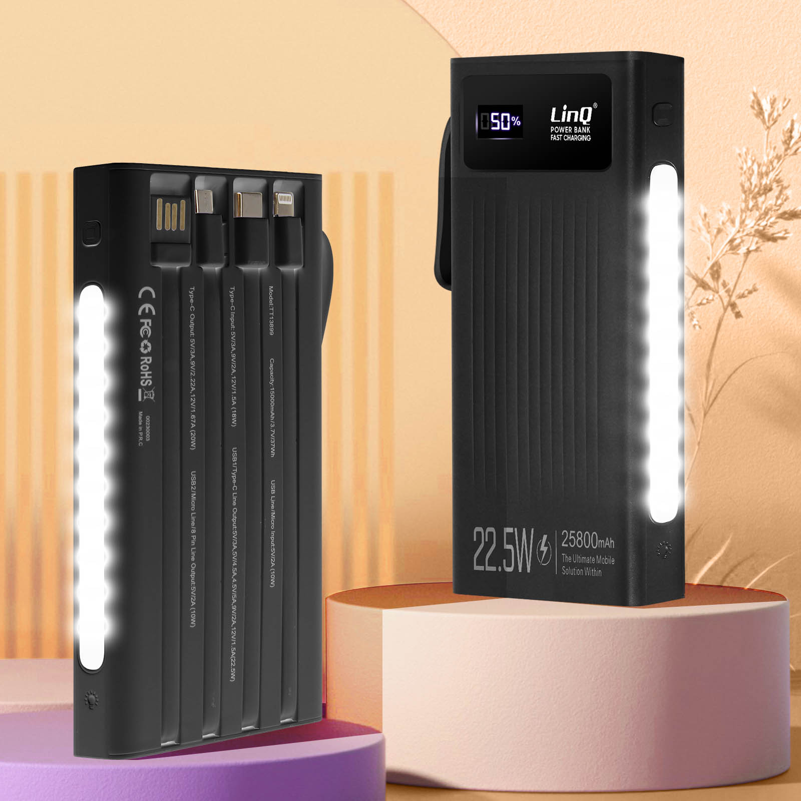 Deux batteries externes noires avec des lumières blanches. L'une a un écran affichant 50 %, l'autre un port USB.