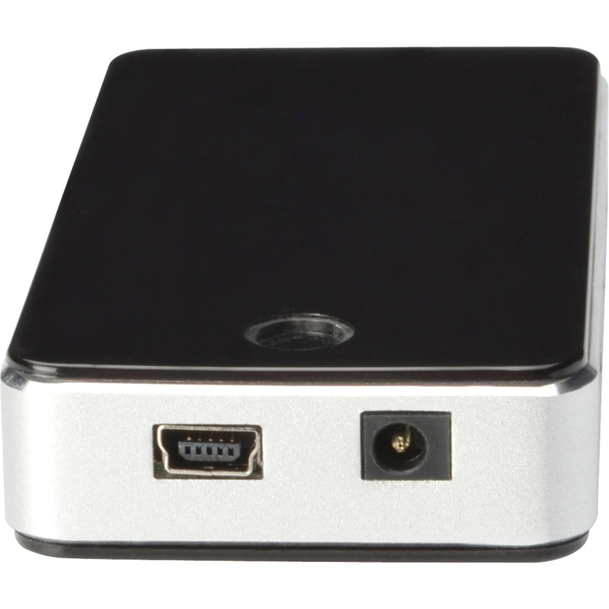 Schwarzes und silbernes Gerät mit USB- und Stromanschlüssen. Flache Oberseite, rechteckige Form.