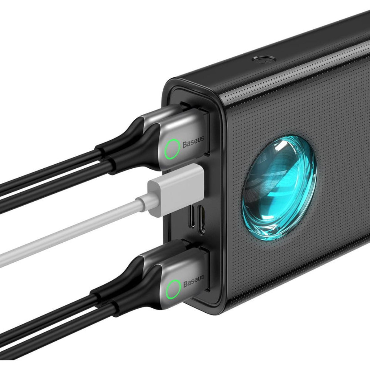 Czarny power bank z podłączonymi kablami USB i niebieskim światłem.