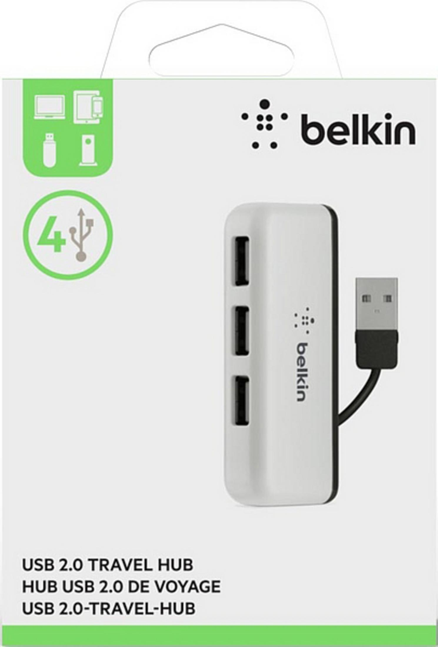 Un hub da viaggio USB 2.0 Belkin bianco, con quattro porte USB, su sfondo bianco con la sua confezione.