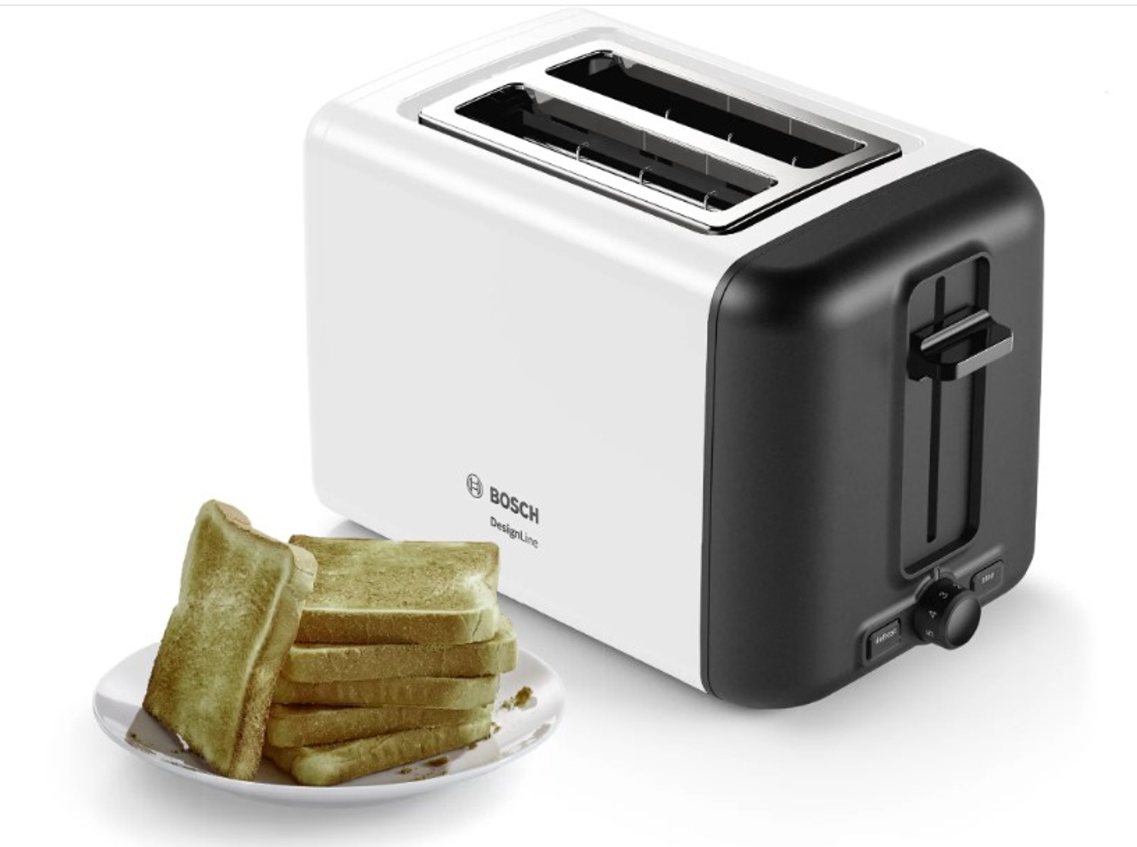 Ein weißer und schwarzer Toaster mit Toast auf einem Teller. Toastscheiben liegen neben dem Toaster.