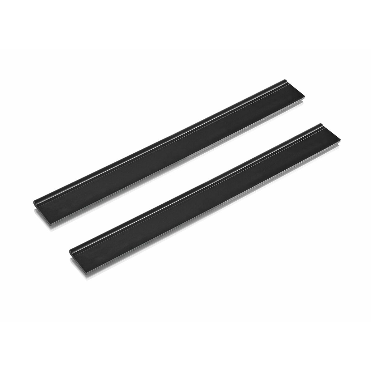 Zwei schwarze, lange, rechteckige Metallstreifen. Sie liegen auf einer weißen Oberfläche. Es gibt einen Schatten.