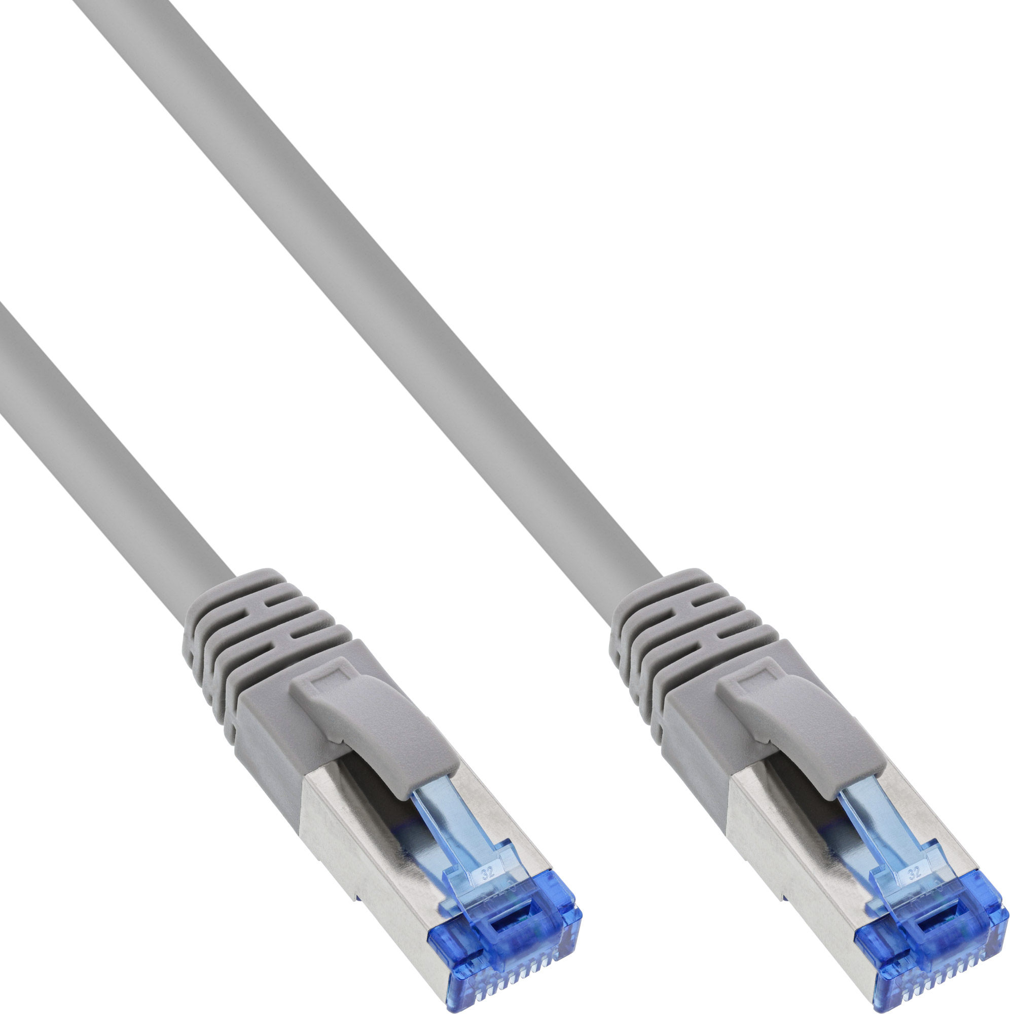 Câble Ethernet gris avec connecteurs bleus.