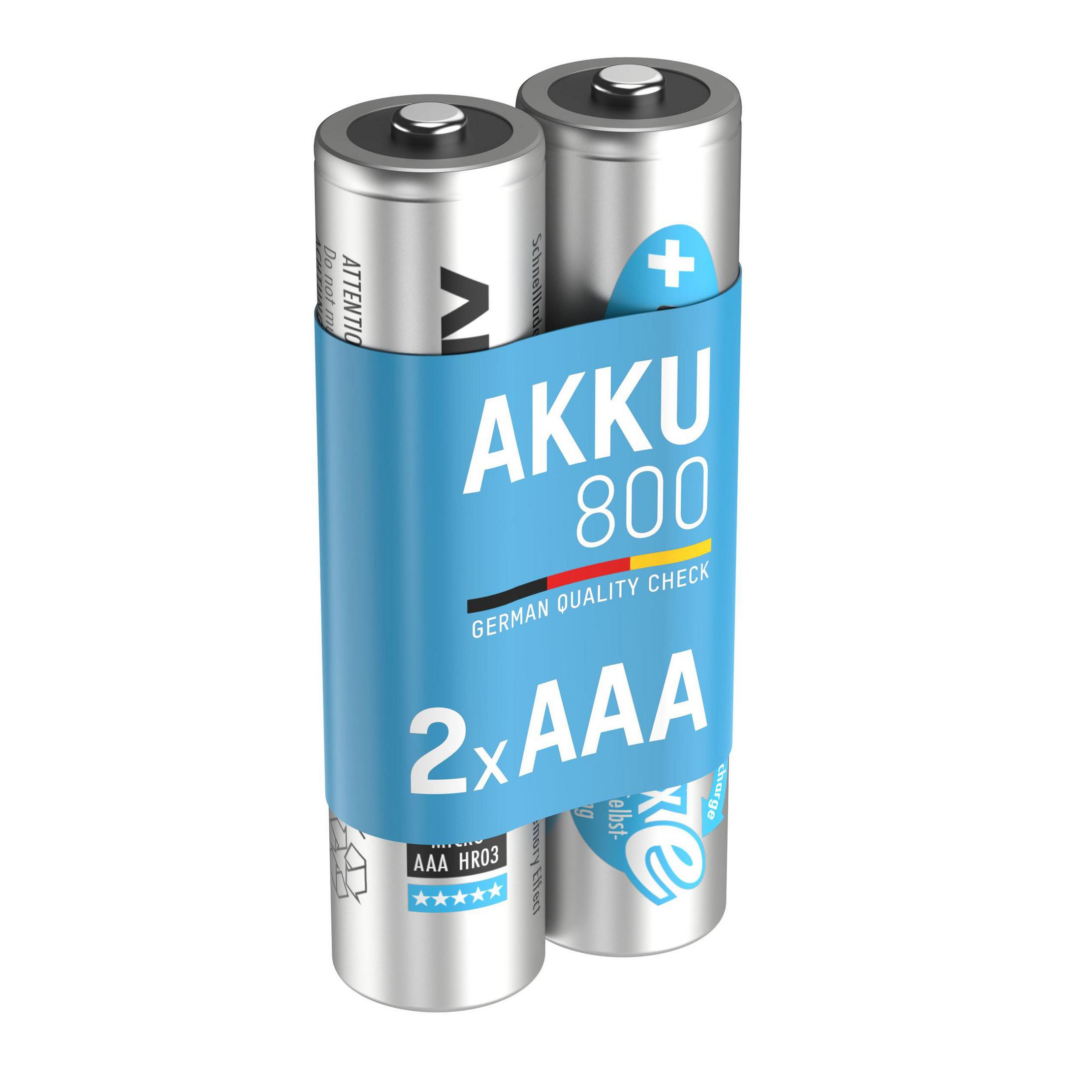 Due batterie AA in un involucro blu con testo: 'AKKU 800', '2xAAA' e 'German Quality Check'.