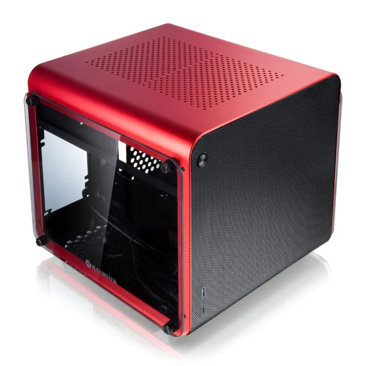 Un case per computer rosso e nero con pannello laterale in vetro. Il design è squadrato con vista libera.