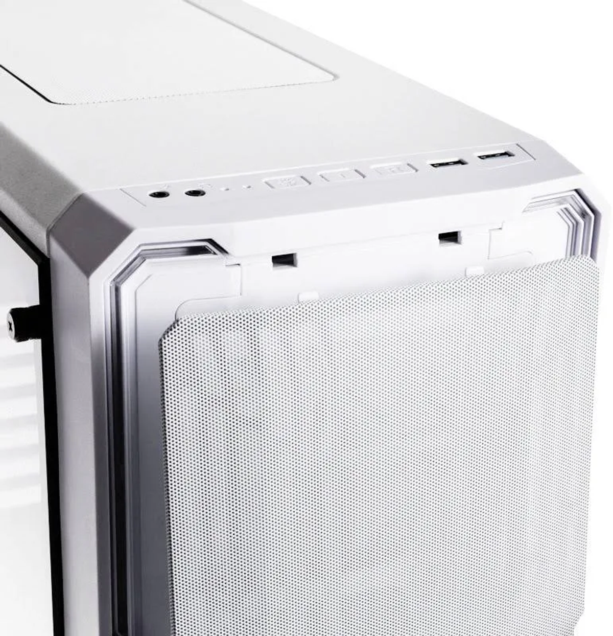 Weiße Computergehäusefront. Mesh-Panel auf der rechten Seite.