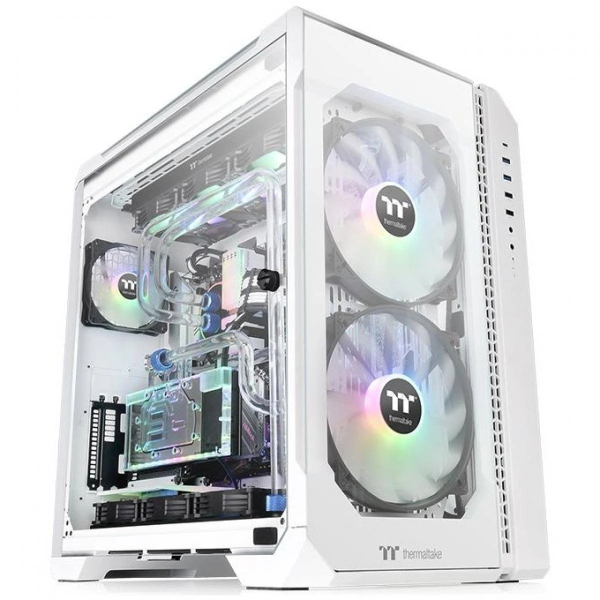 Een witte computerkast met zichtbare componenten, waaronder ventilatoren, waterkoeling en een grafische kaart.