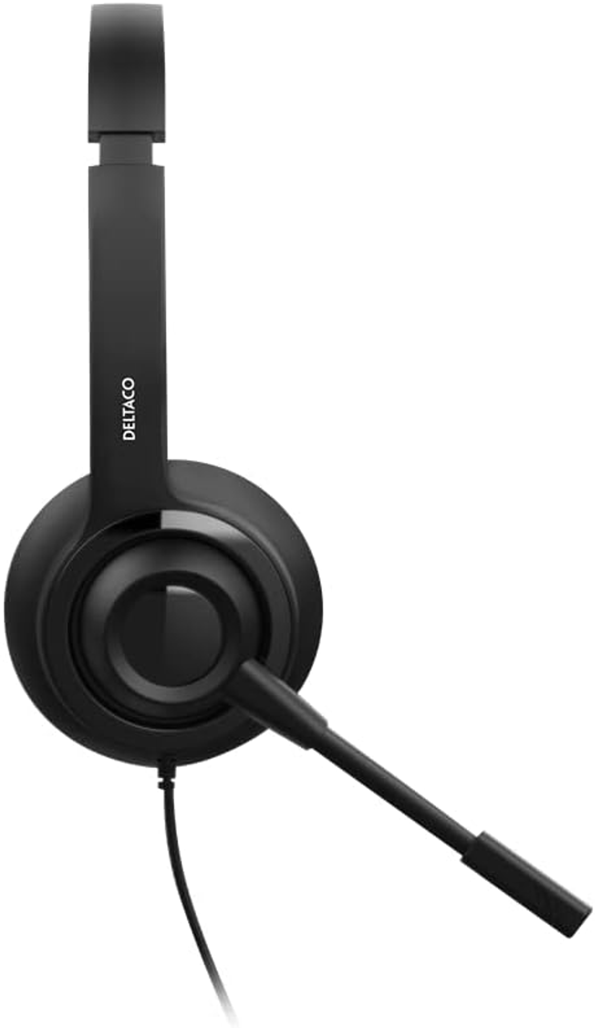 Auriculares negros con micrófono. La marca 'DELTACO' está impresa en la parte superior de los auriculares.