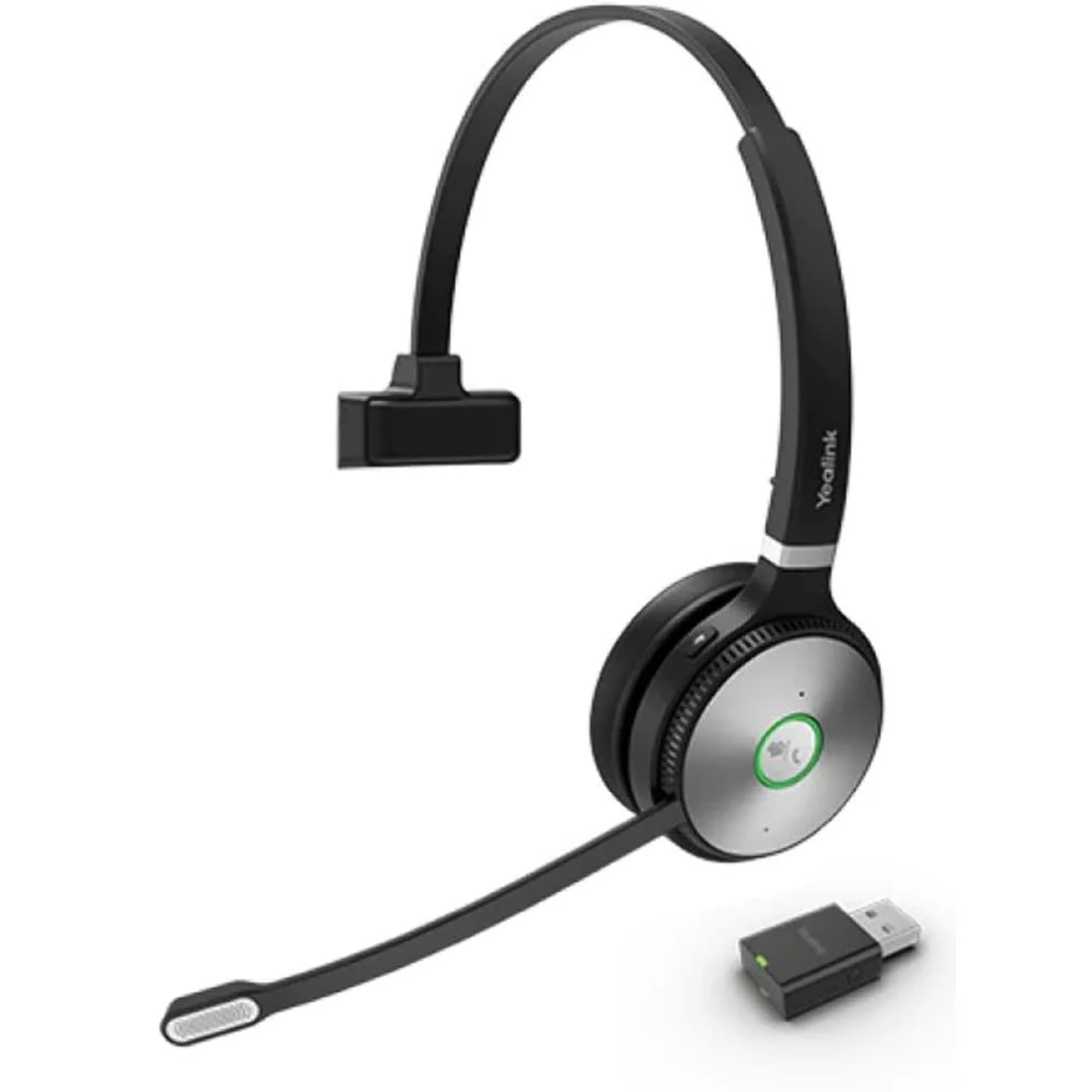 Schwarzes Headset mit Mikrofonarm und kleinem USB-Adapter.