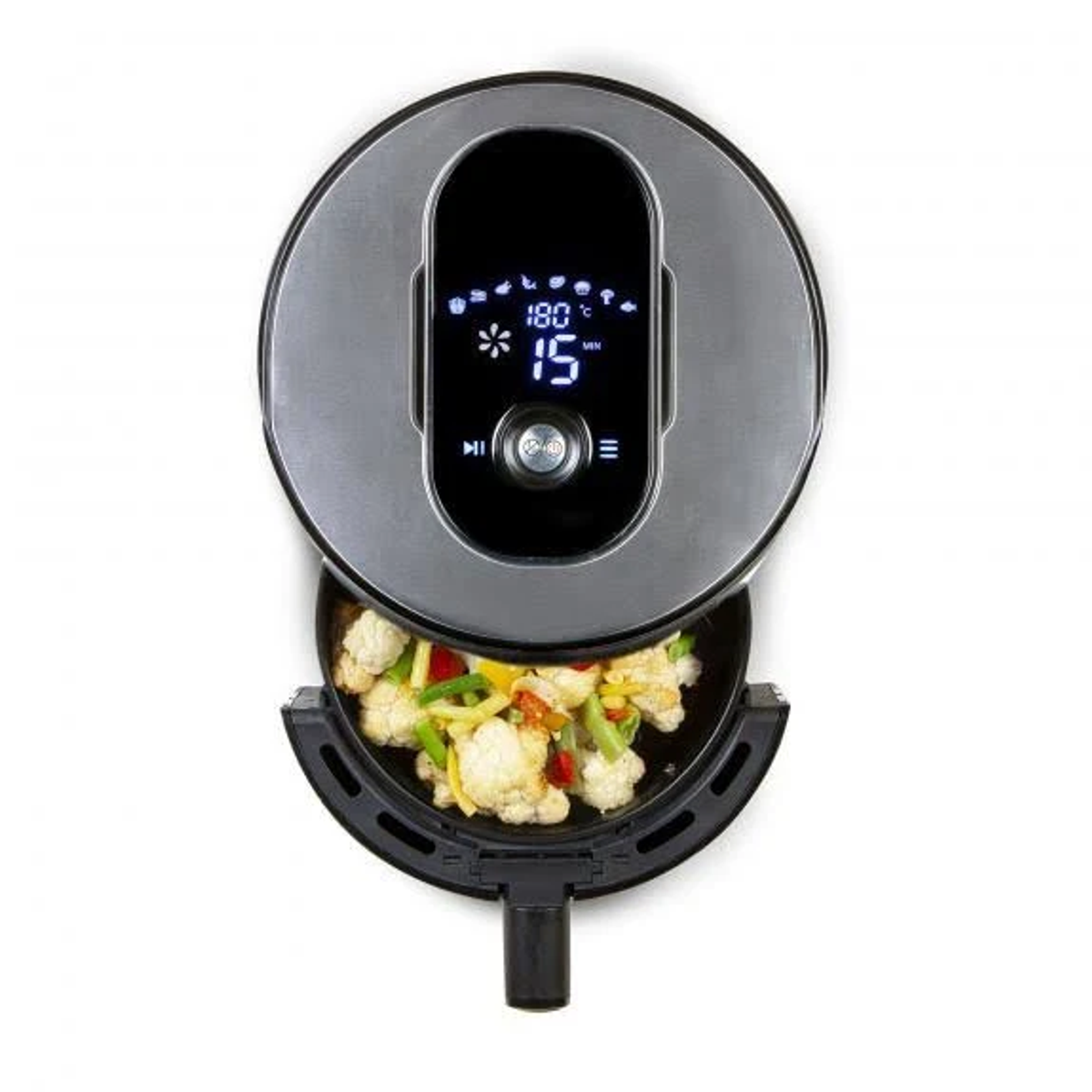 Widok z góry na frytkownicę powietrzną. Zawiera ugotowane jedzenie, wyświetlacz jest włączony.
