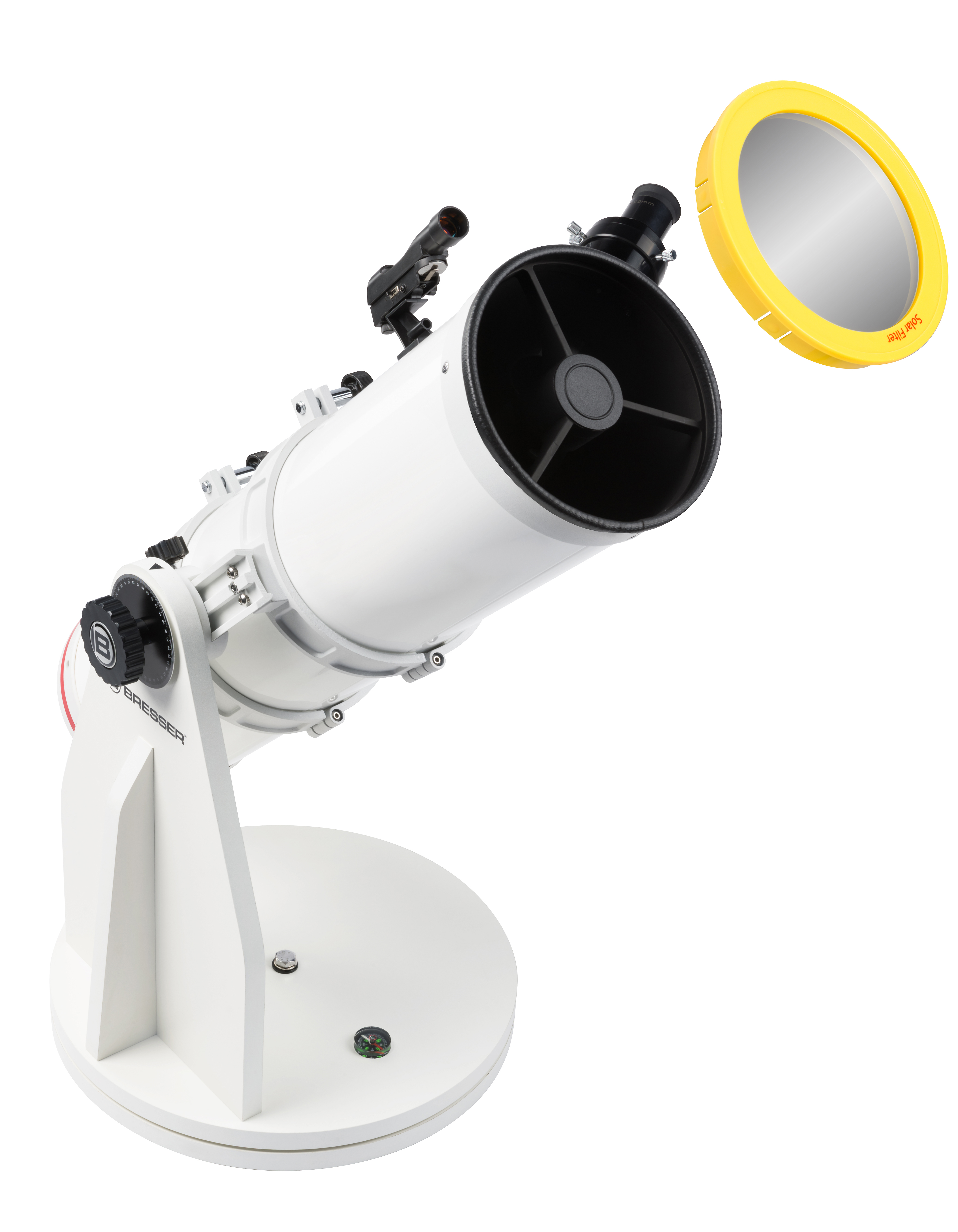 Telescopio blanco con filtro solar amarillo, aislado sobre fondo blanco.
