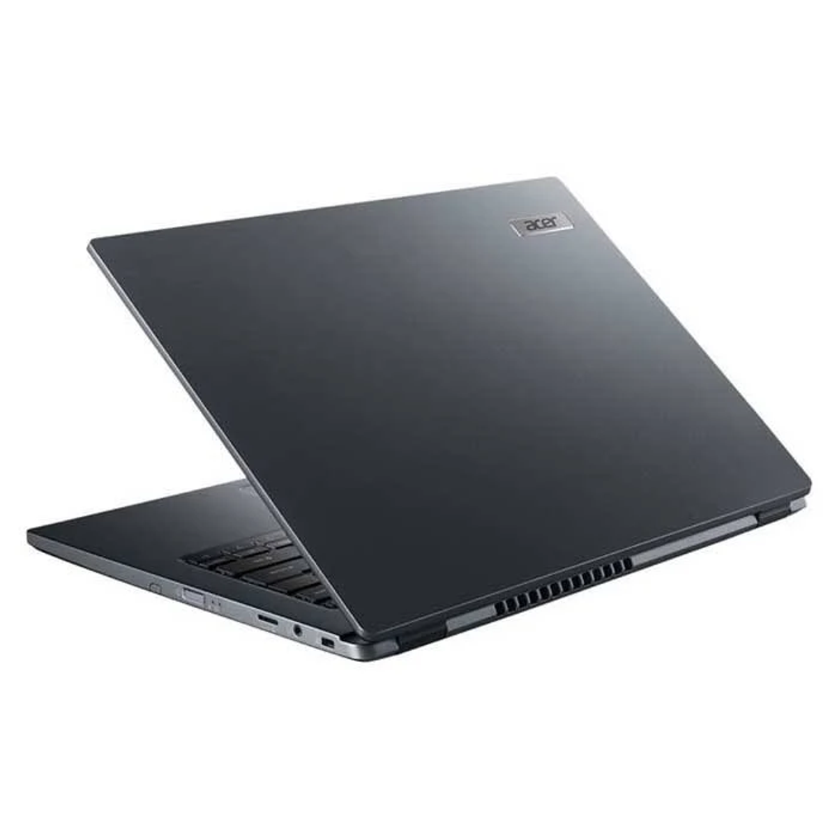 Un laptop grigio, chiuso, su sfondo bianco.