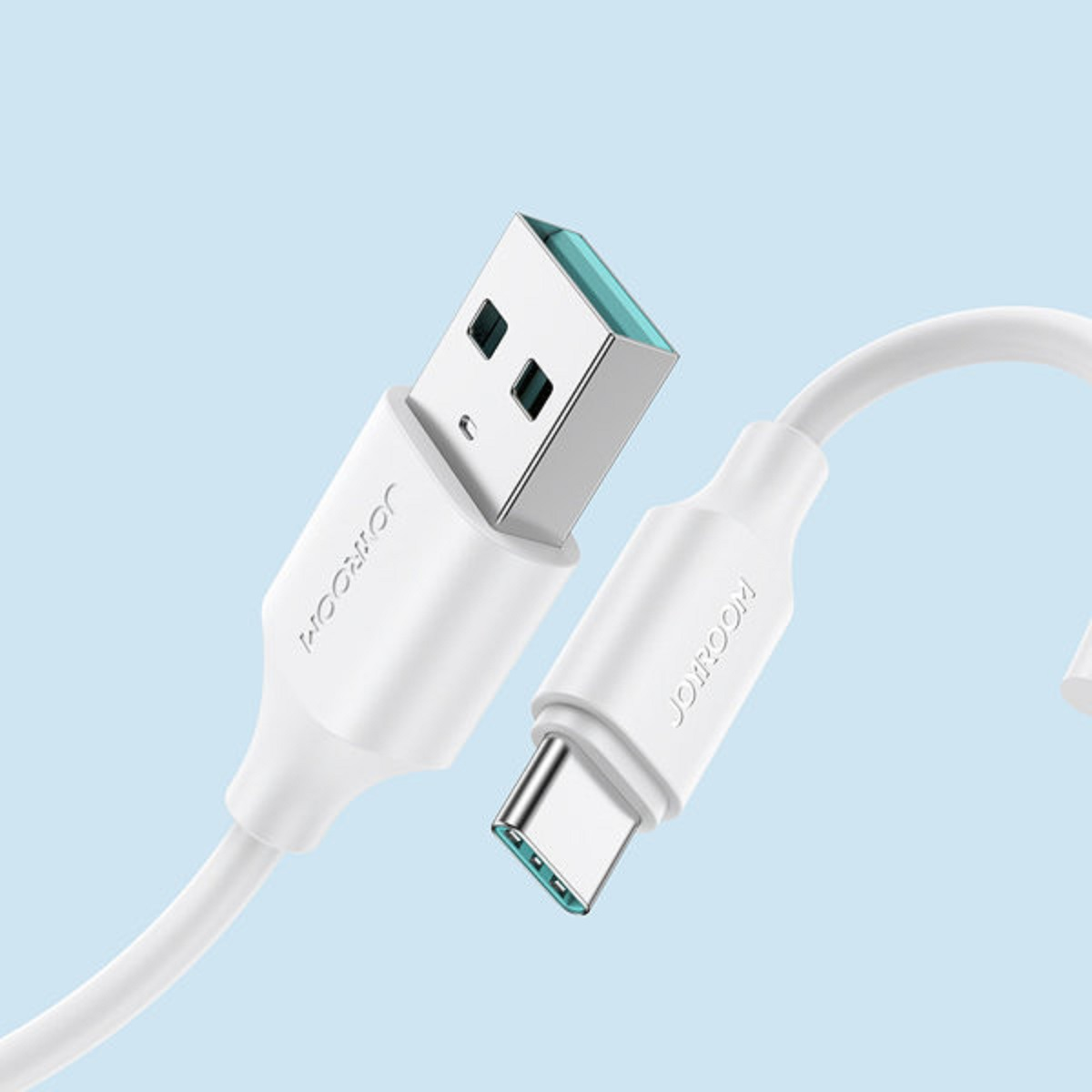 Biały kabel USB do USB-C z marką JOOROM na jasnoniebieskim tle.