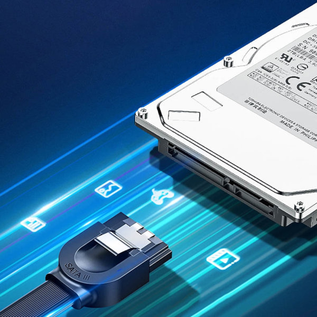 Zbliżenie kabla SATA podłączonego do dysku twardego. Tło jest niebieskie z ikonami.