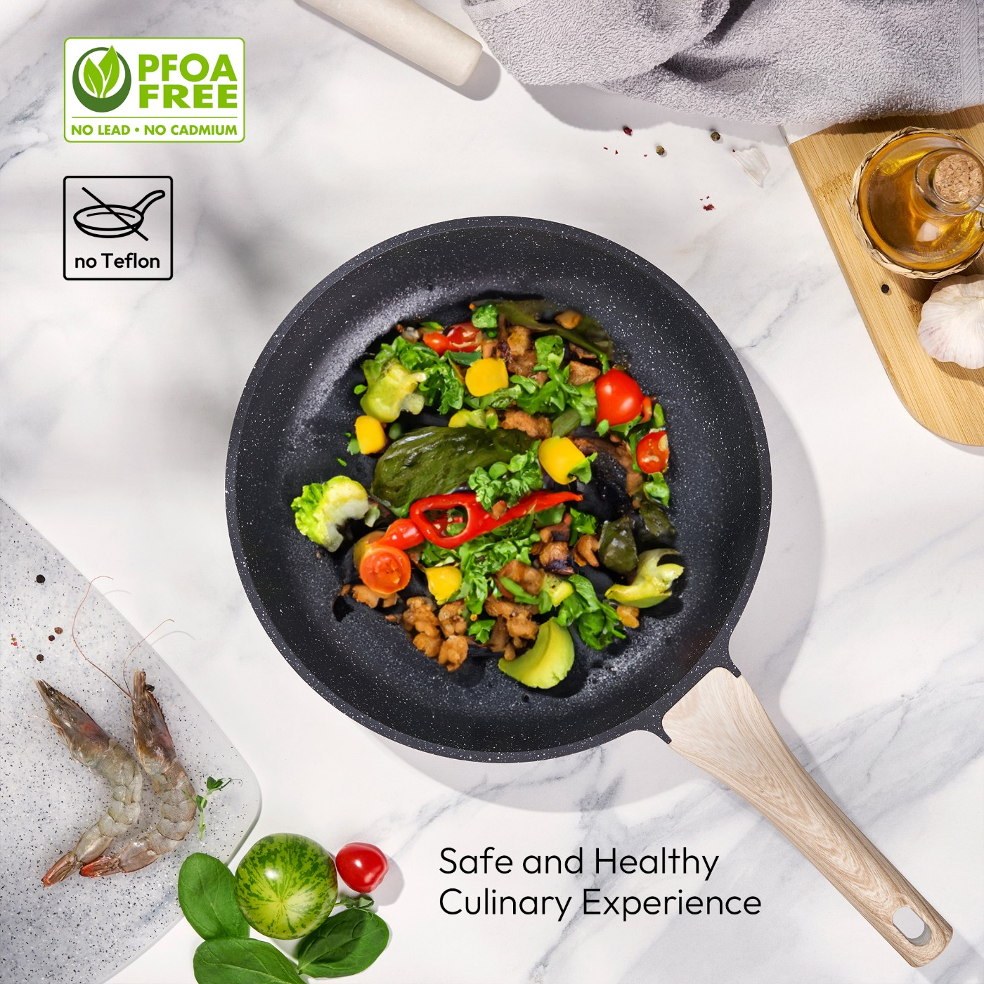 Una sartén con comida sobre una superficie de mármol. El texto dice 'Safe and Healthy Culinary Experience'.