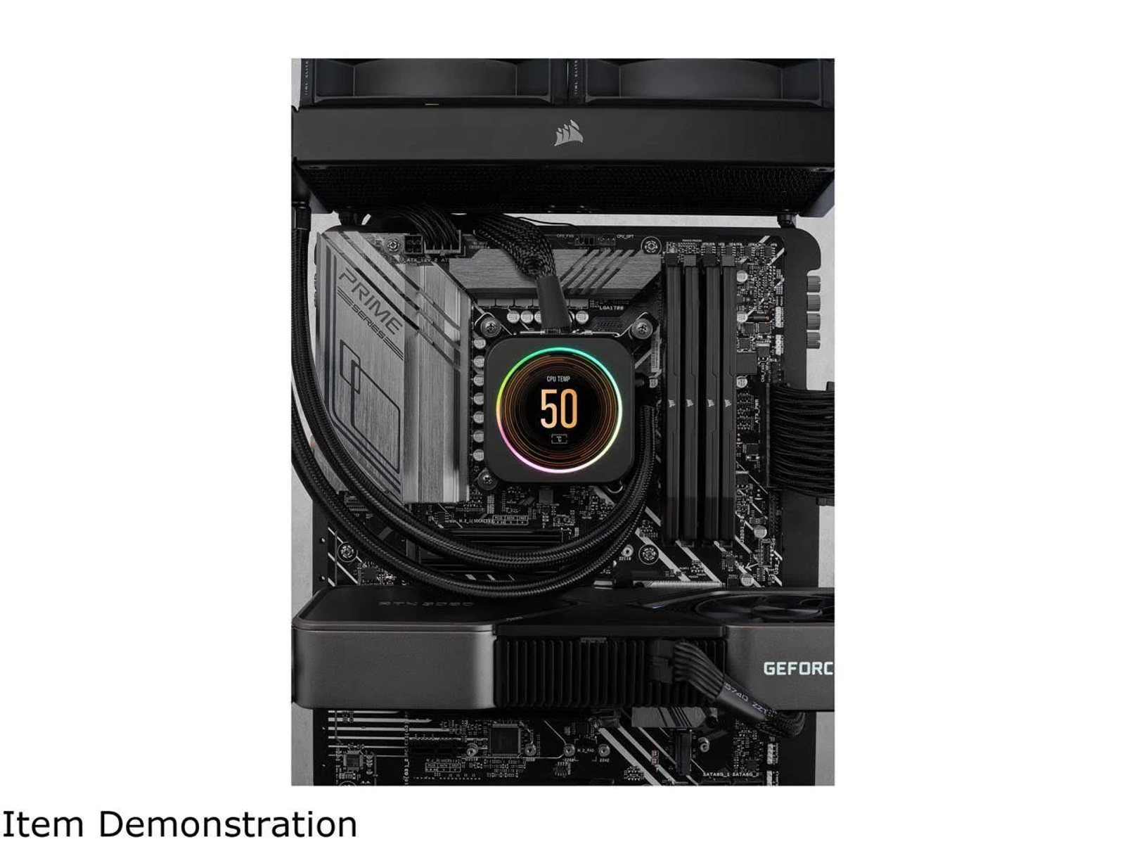 Ein Computer mit Wasserkühlung und CPU-Temperaturanzeige von 50 Grad, zeigt interne Komponenten.