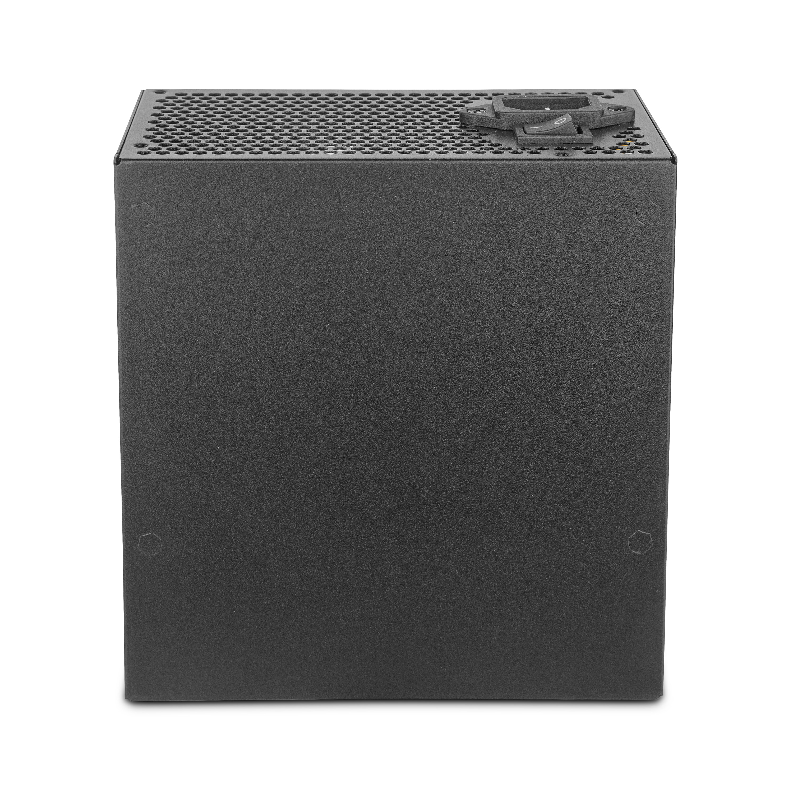 Fuente de alimentación de computadora negra, aislada sobre fondo blanco.