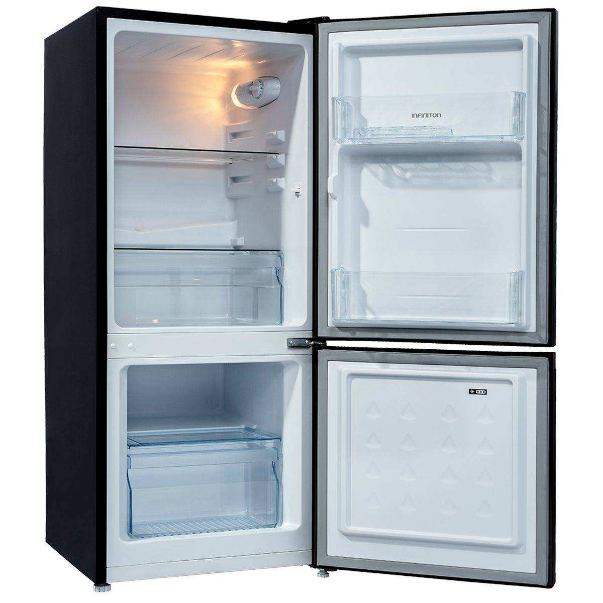 Refrigerador negro con puertas abiertas que revelan estantes, cajones e iluminación interior.