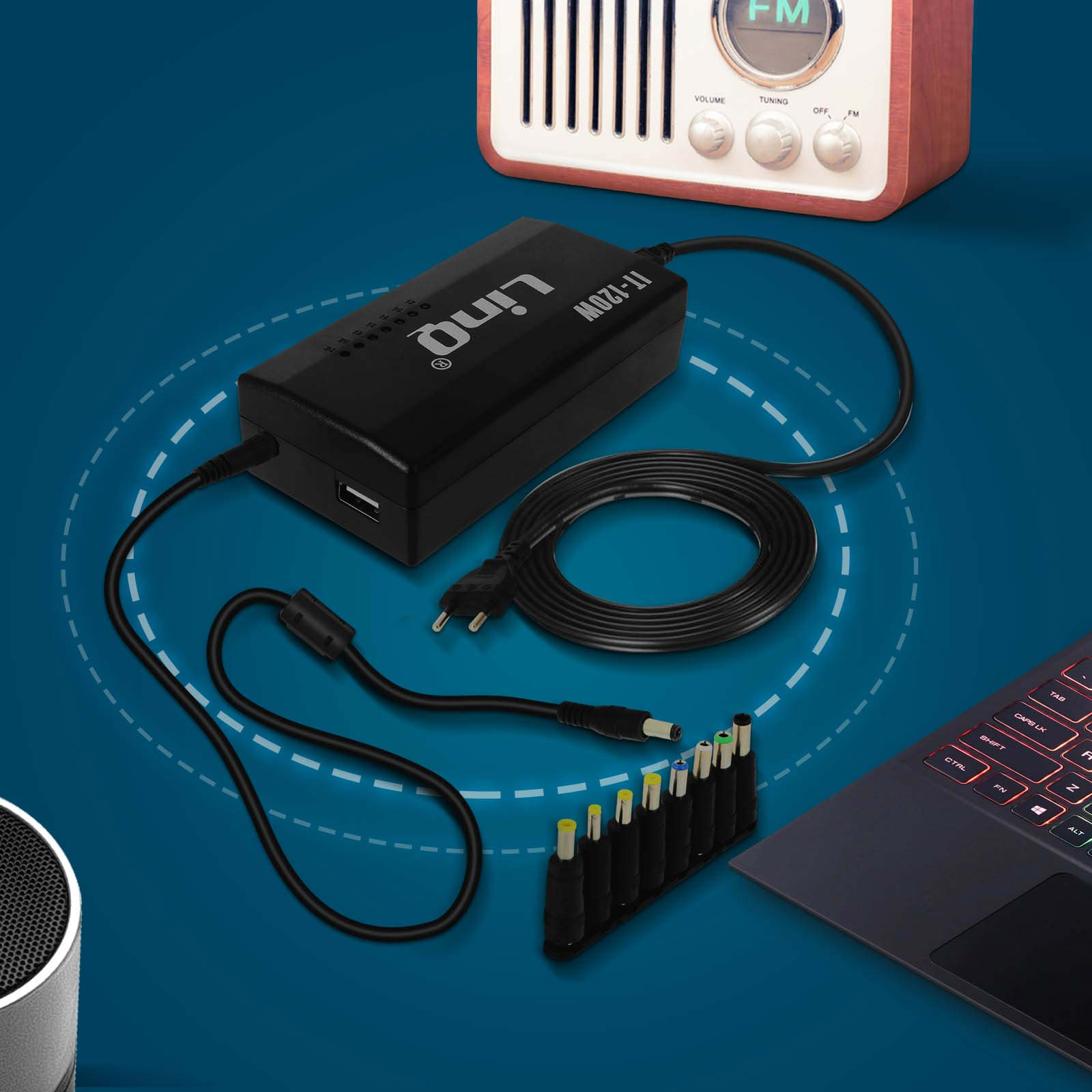 Adaptador de corriente negro con USB y otros enchufes. Fondo azul.